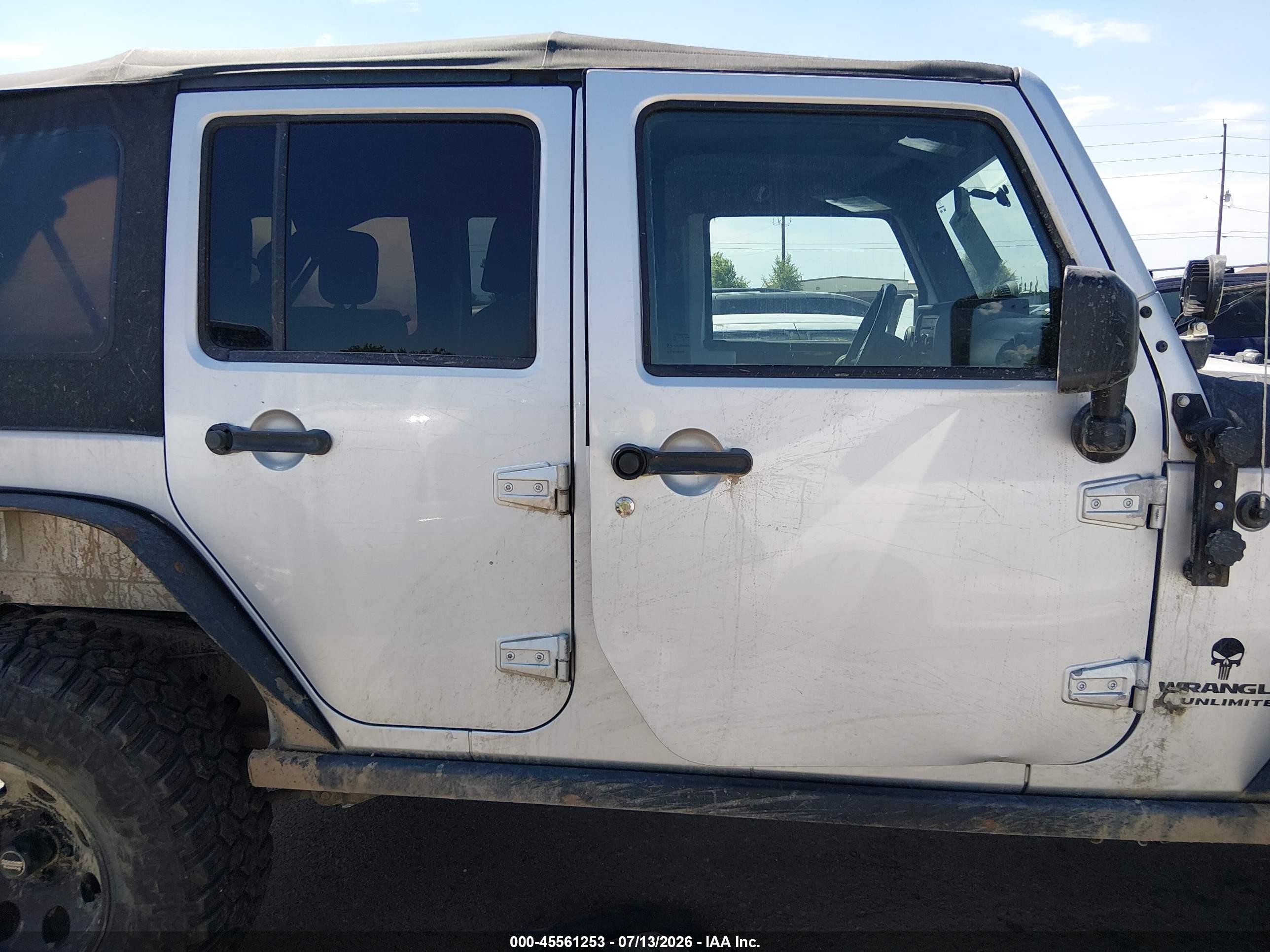 2008 Jeep Wrangler Unlimited Rubicon Silver vin: 1J4GA69158L571482