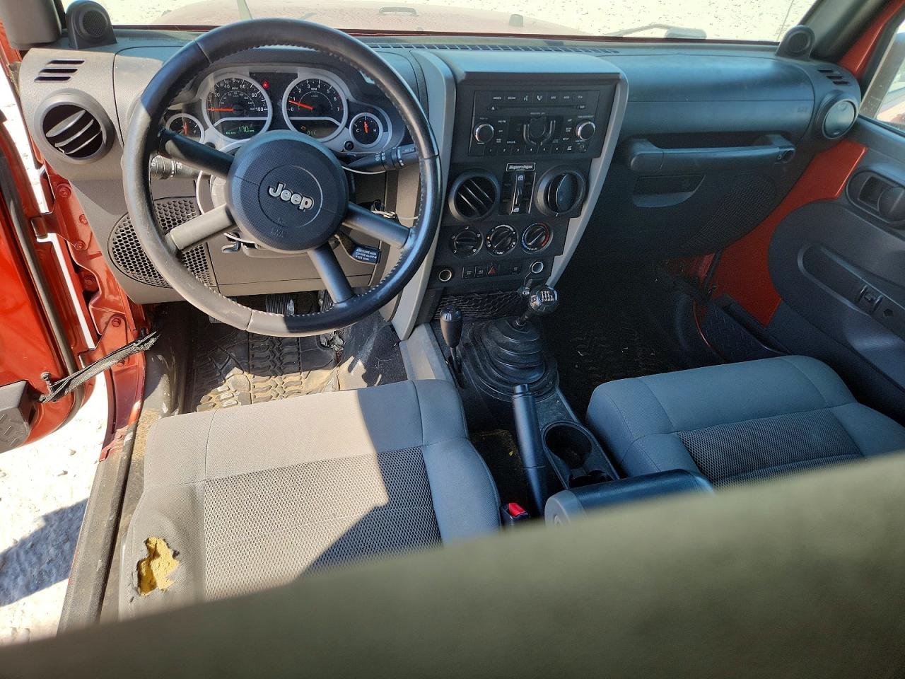 2009 Jeep Wrangler Unlimited Rubicon Orange vin: 1J4GA691X9L749677