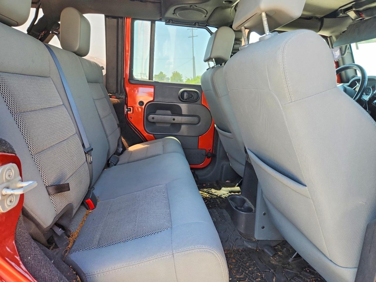 2009 Jeep Wrangler Unlimited Rubicon Orange vin: 1J4GA691X9L749677
