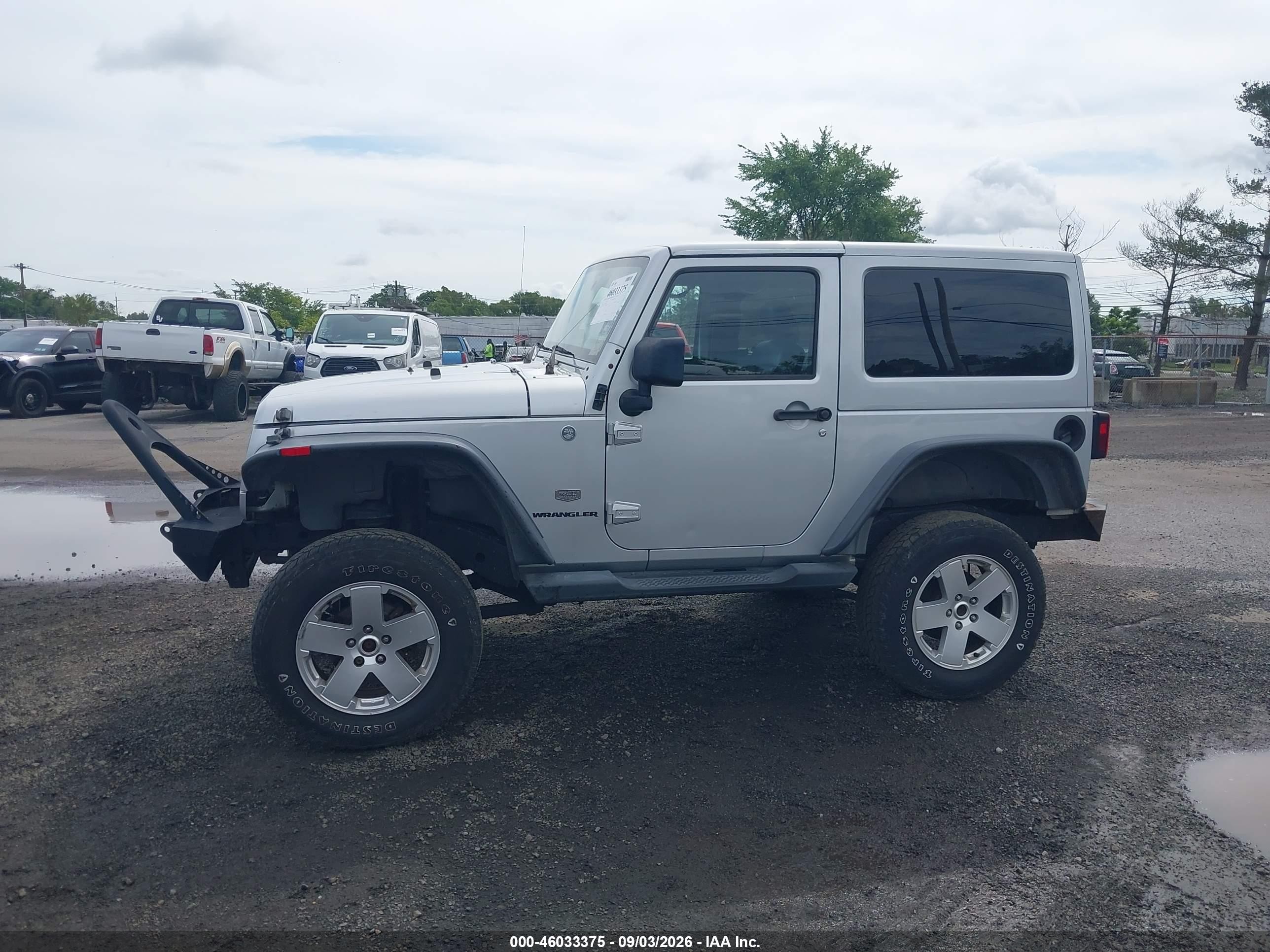 2011 Jeep Wrangler 70th Anniversary Silver vin: 1J4GA7D13BL579309