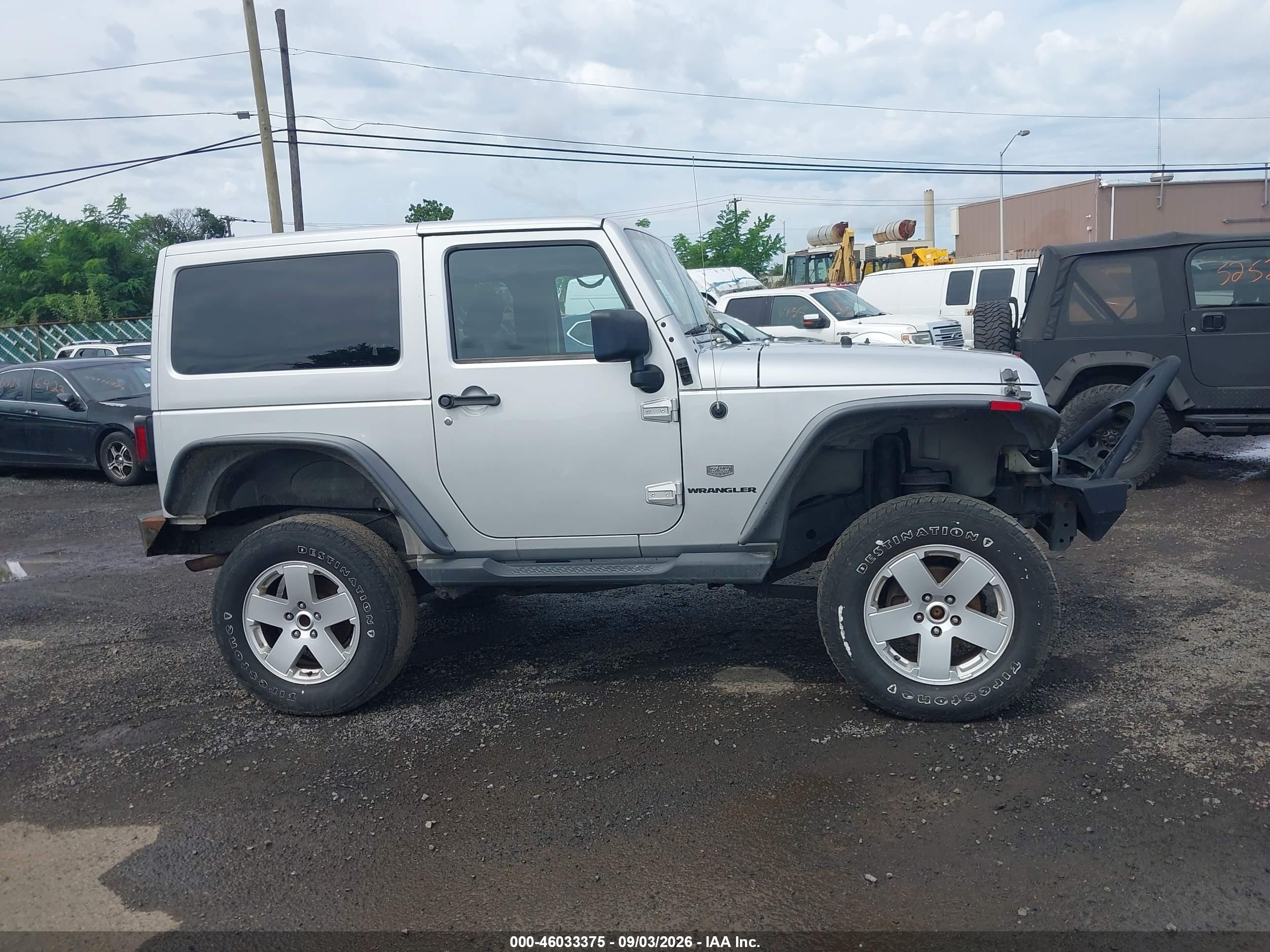 2011 Jeep Wrangler 70th Anniversary Silver vin: 1J4GA7D13BL579309