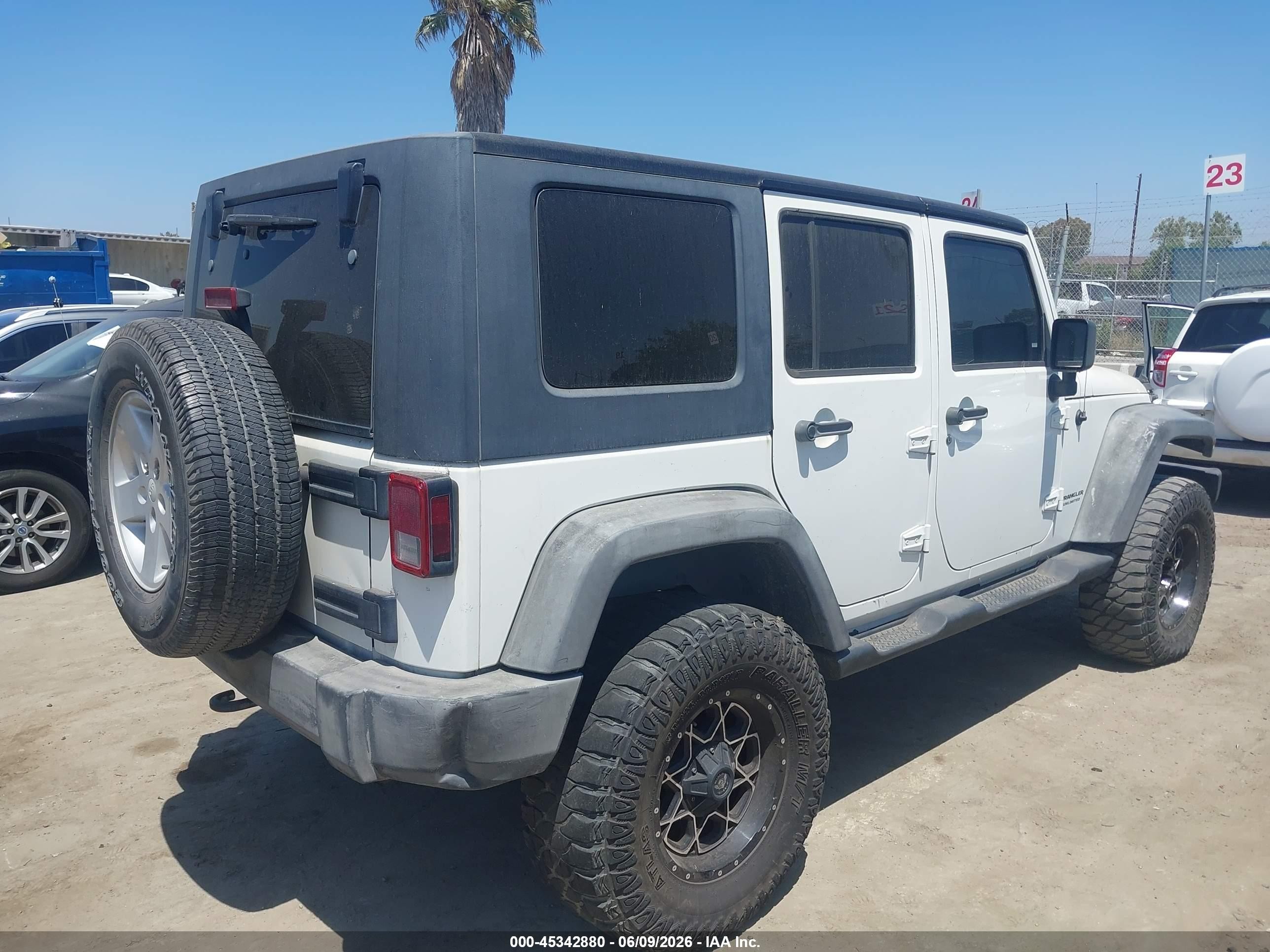 2007 Jeep Wrangler Unlimited X White vin: 1J4GB39107L199222
