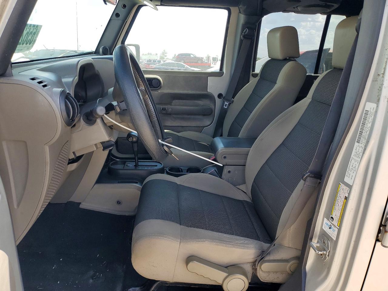 2007 Jeep Wrangler X Бежевый vin: 1J4GB39147L108808