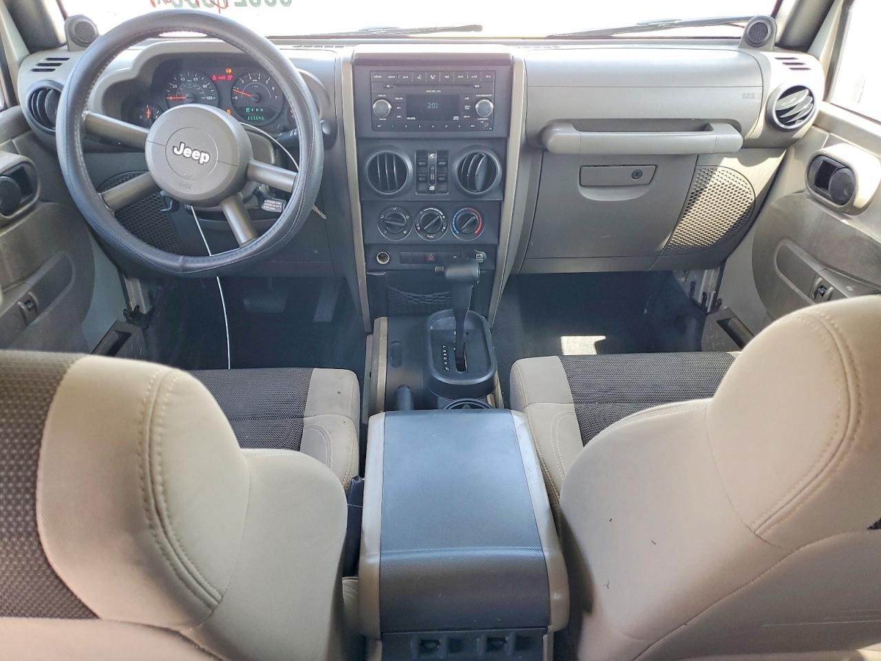 2007 Jeep Wrangler X Бежевый vin: 1J4GB39147L108808
