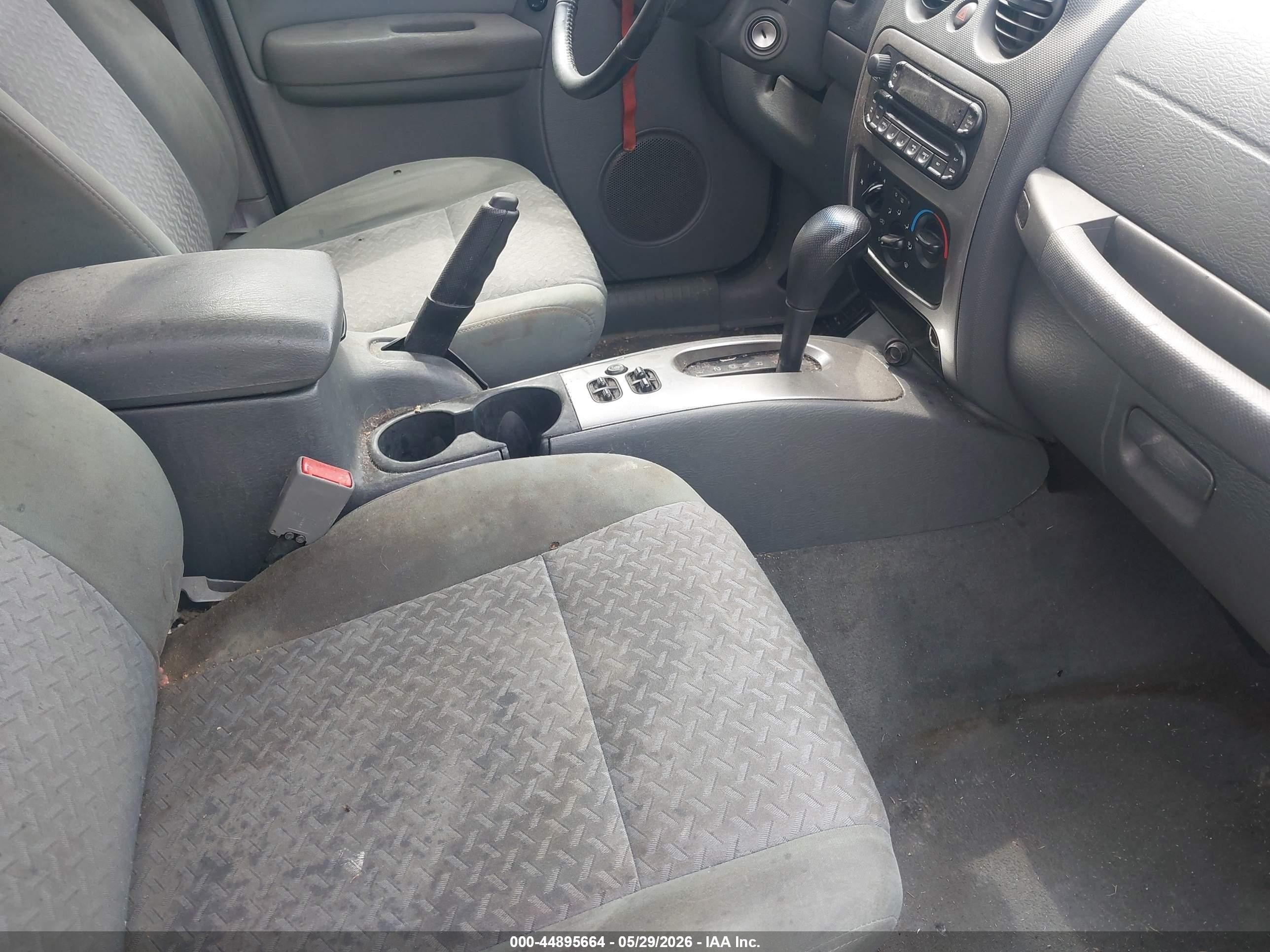 2005 Jeep Liberty Renegade Silver vin: 1J4GK38K45W543446