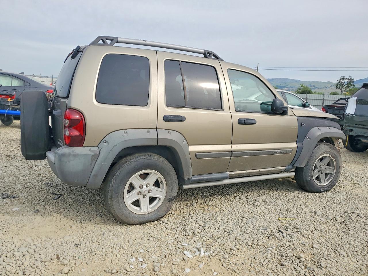 2005 Jeep Liberty Renegade Tan vin: 1J4GK38K65W718554