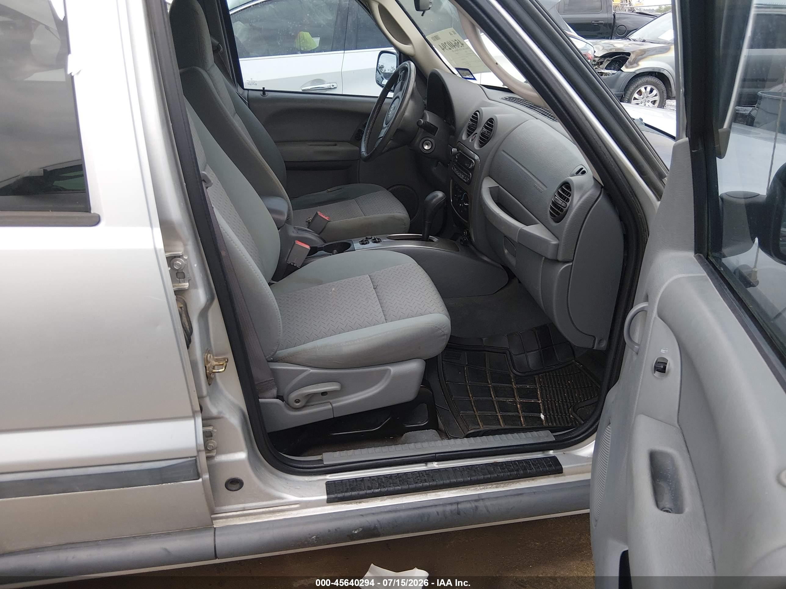 2006 Jeep Liberty Renegade Silver vin: 1J4GK38K86W189254
