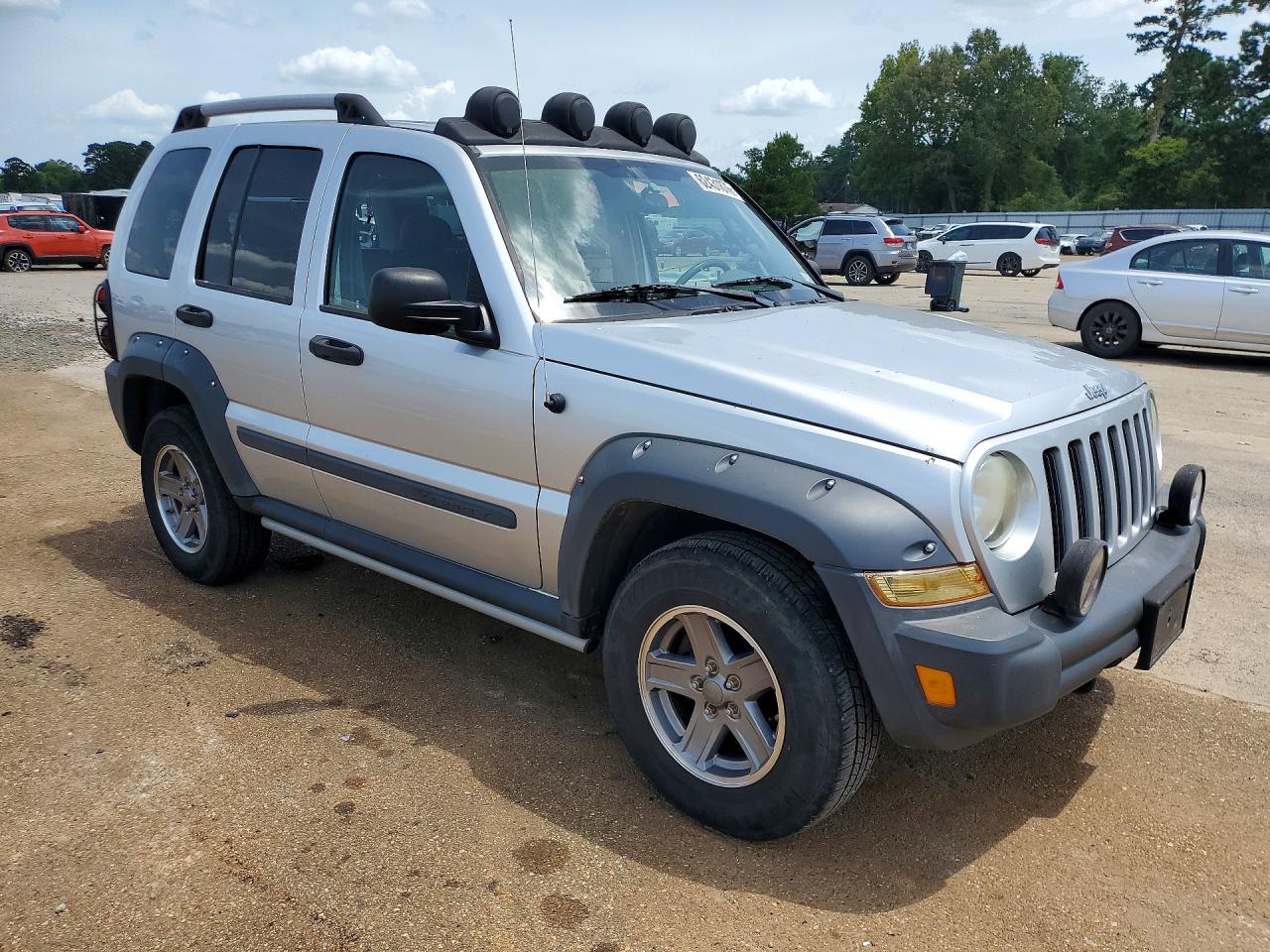 2005 Jeep Liberty Renegade Silver vin: 1J4GK38K95W654123