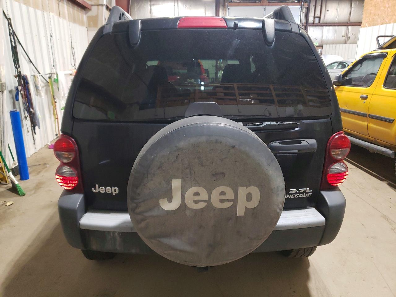 2005 Jeep Liberty Renegade Black vin: 1J4GK38K95W683105