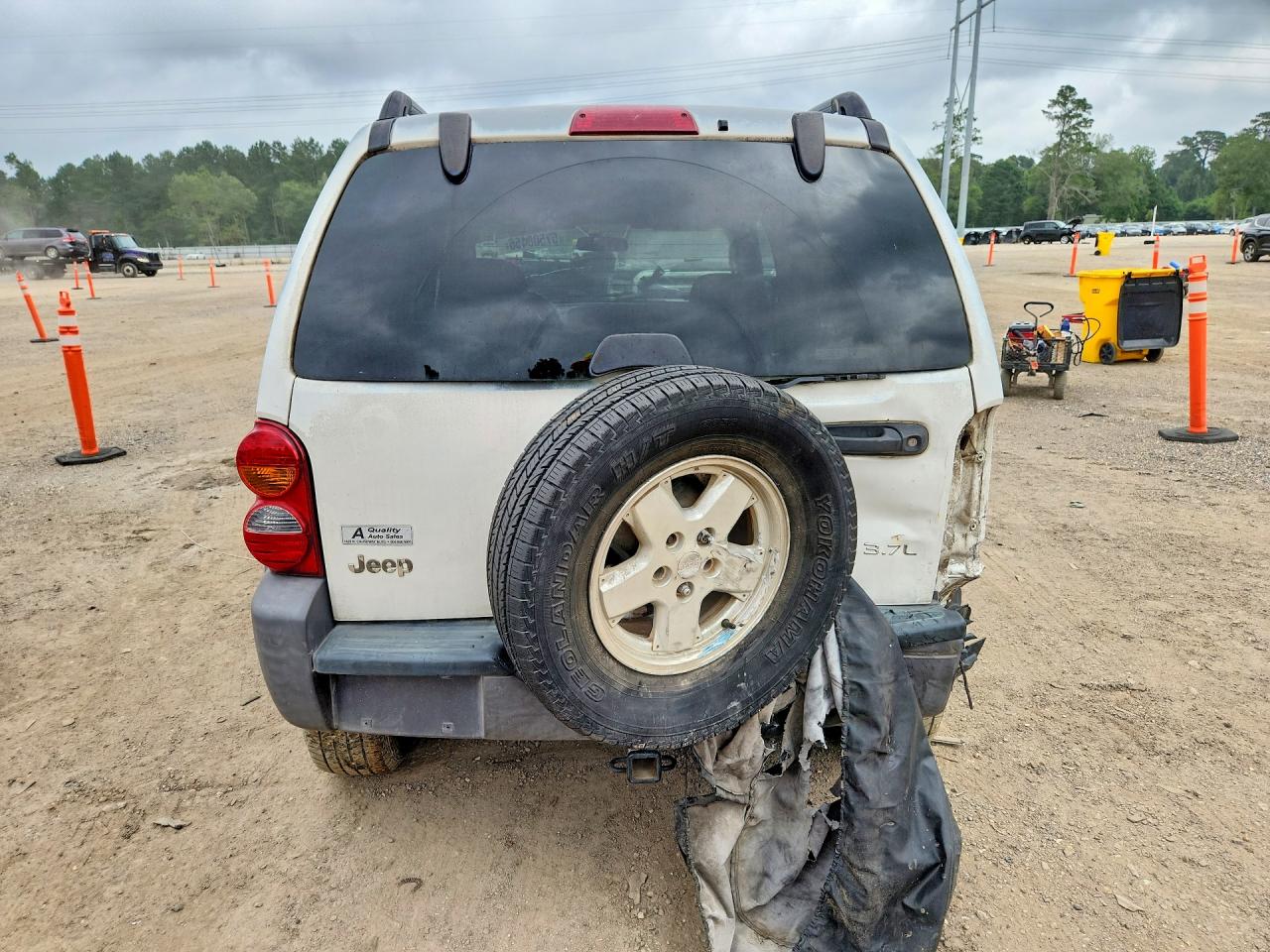 2002 Jeep Liberty Sport White vin: 1J4GK48K02W124656