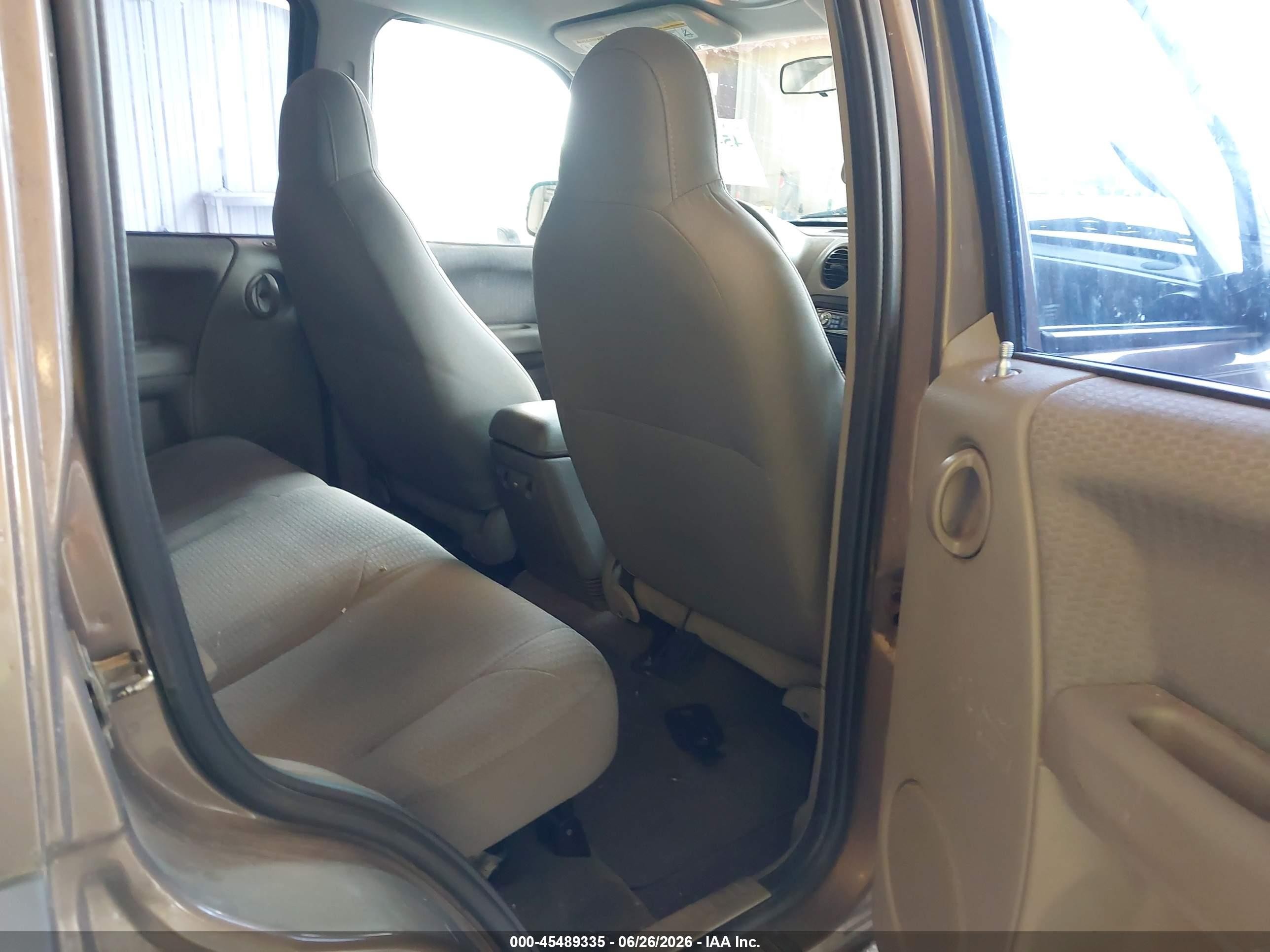 2002 Jeep Liberty Sport Brown vin: 1J4GK48K02W169807