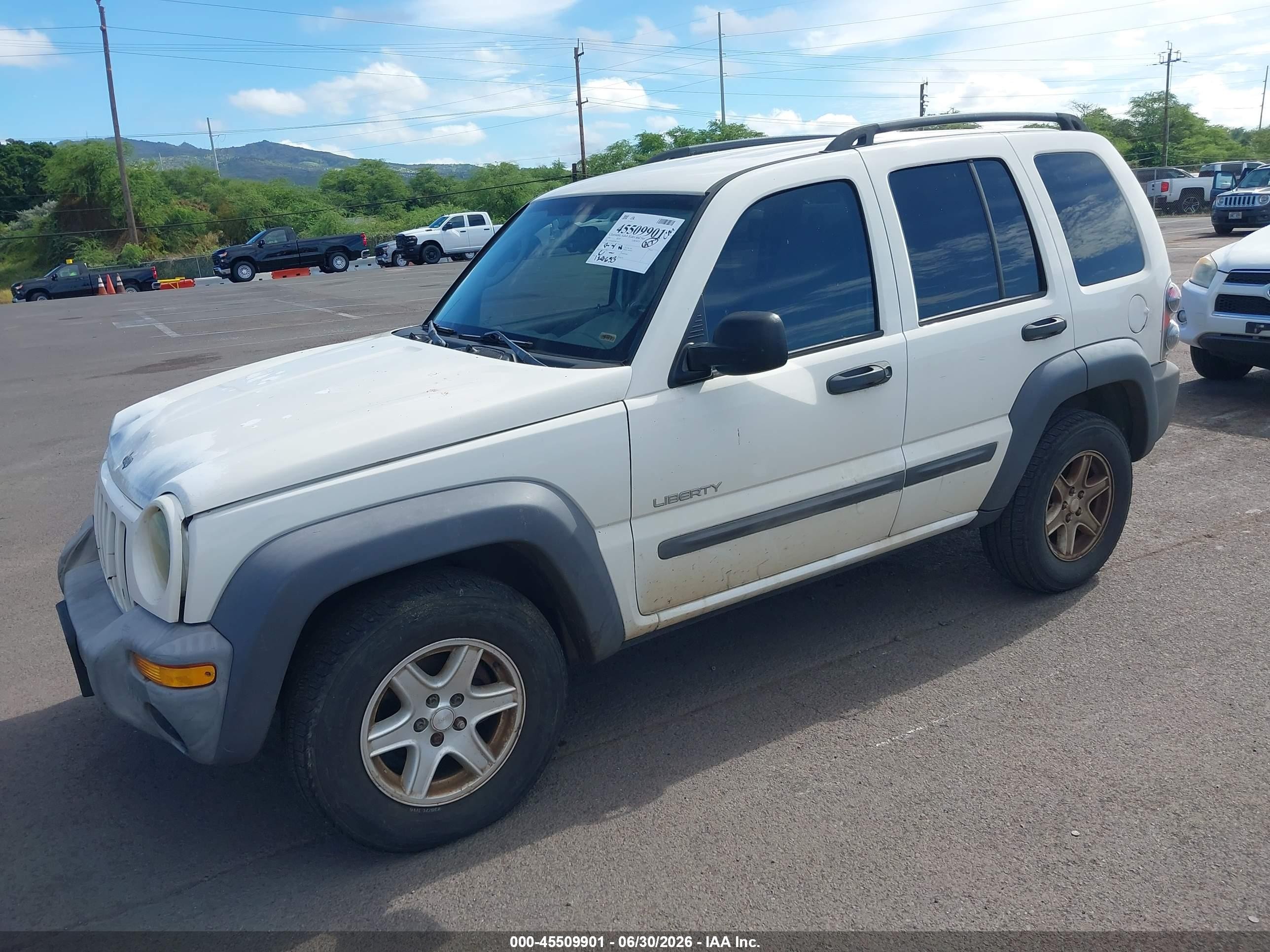2004 Jeep Liberty Sport White vin: 1J4GK48K04W236571