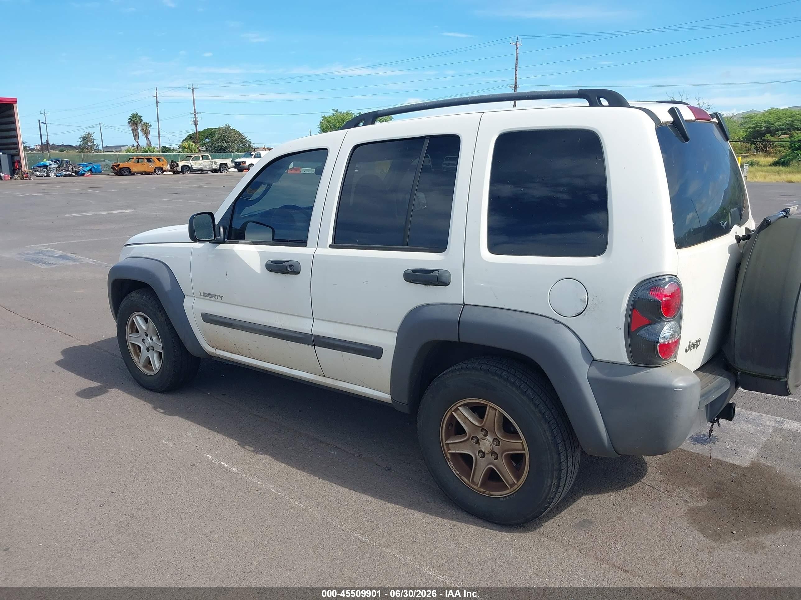 2004 Jeep Liberty Sport White vin: 1J4GK48K04W236571
