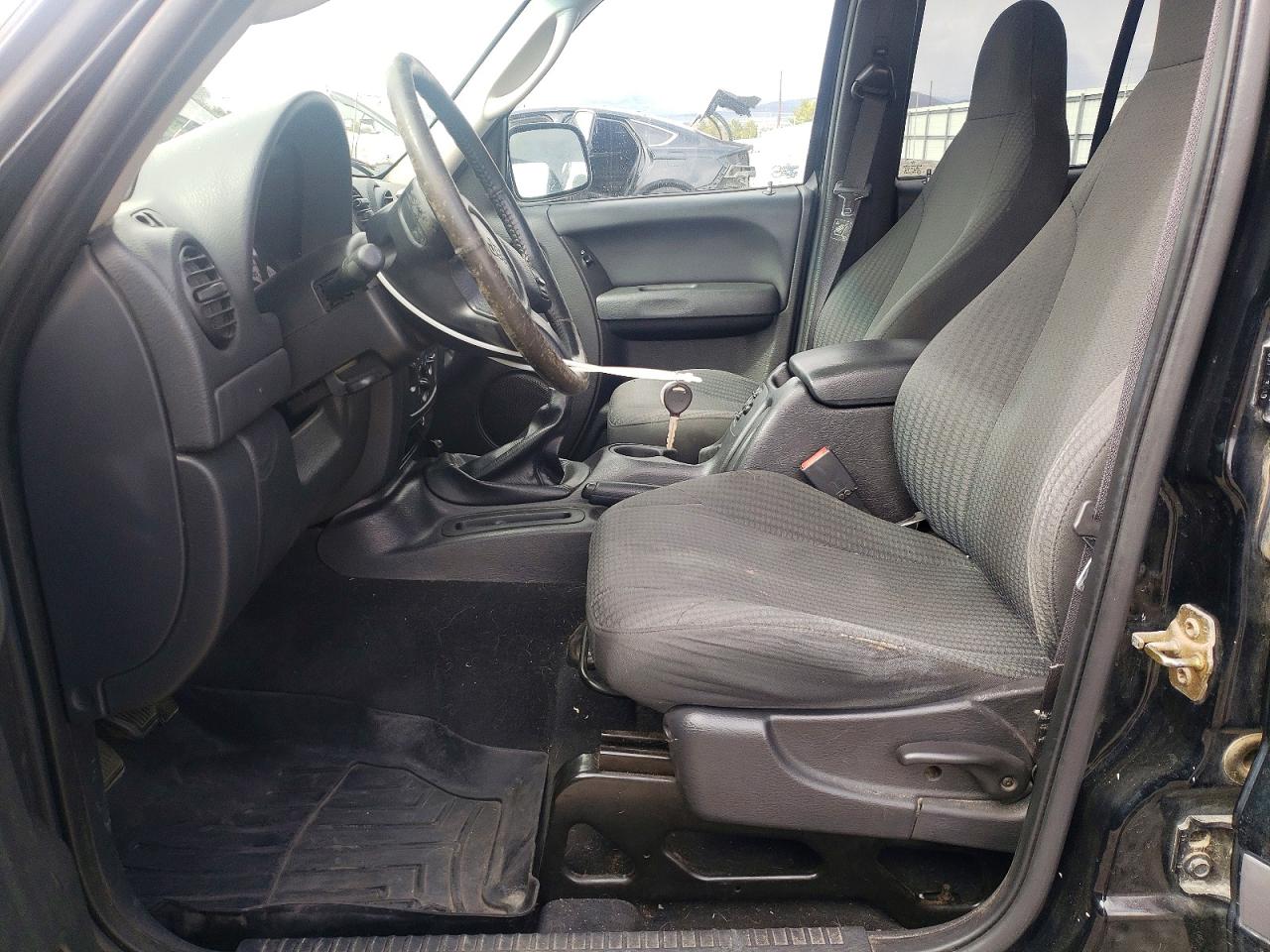 2004 Jeep Liberty Sp Черный vin: 1J4GK48K04W287715