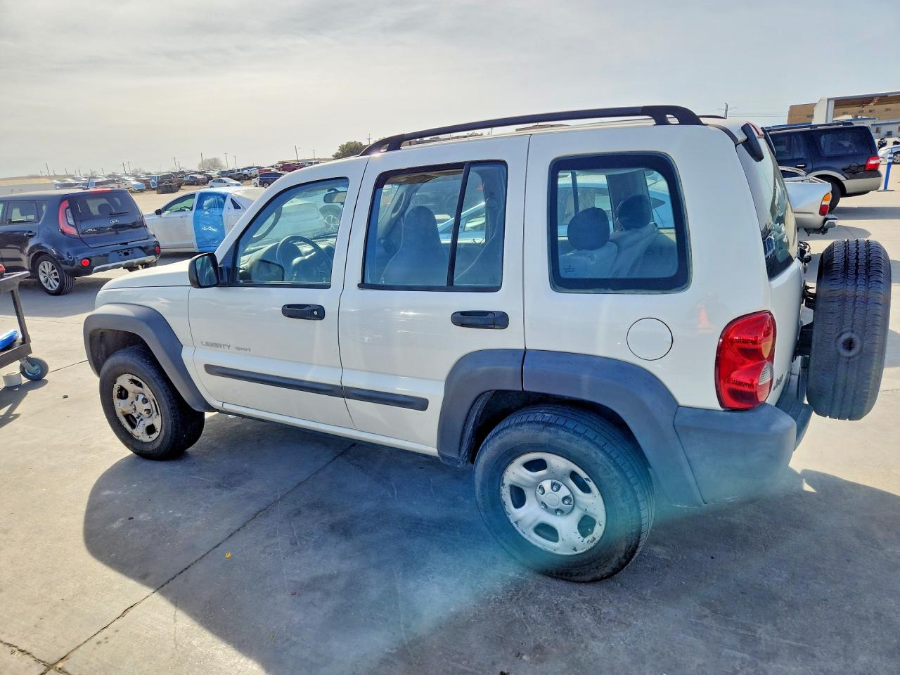 2003 Jeep Liberty Sport White vin: 1J4GK48K13W727634