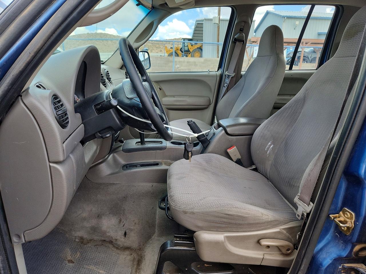 2004 Jeep Liberty Sport Blue vin: 1J4GK48K24W301551