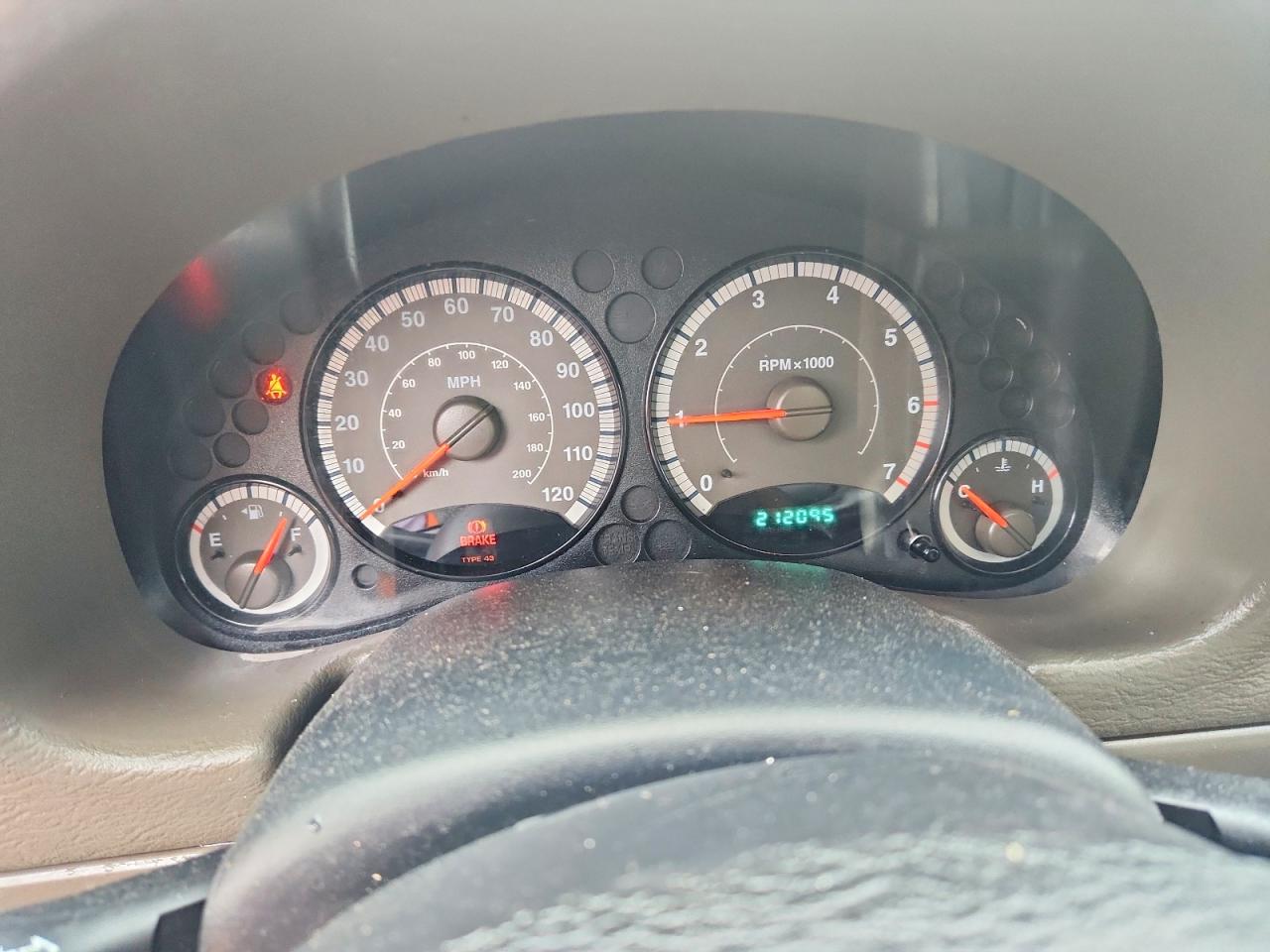 2005 Jeep Liberty Sport Beige vin: 1J4GK48K35W529561