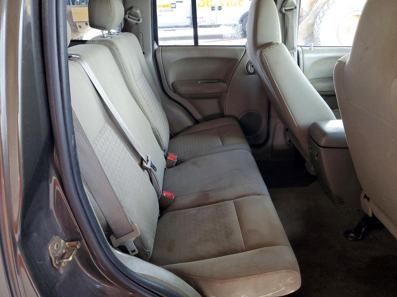 2005 Jeep Liberty Sport Gray vin: 1J4GK48K35W710790