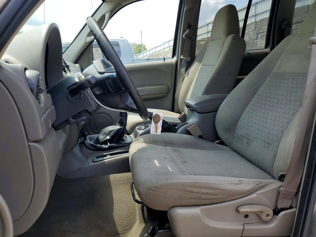 2007 Jeep Liberty Sport Tan vin: 1J4GK48K37W711666