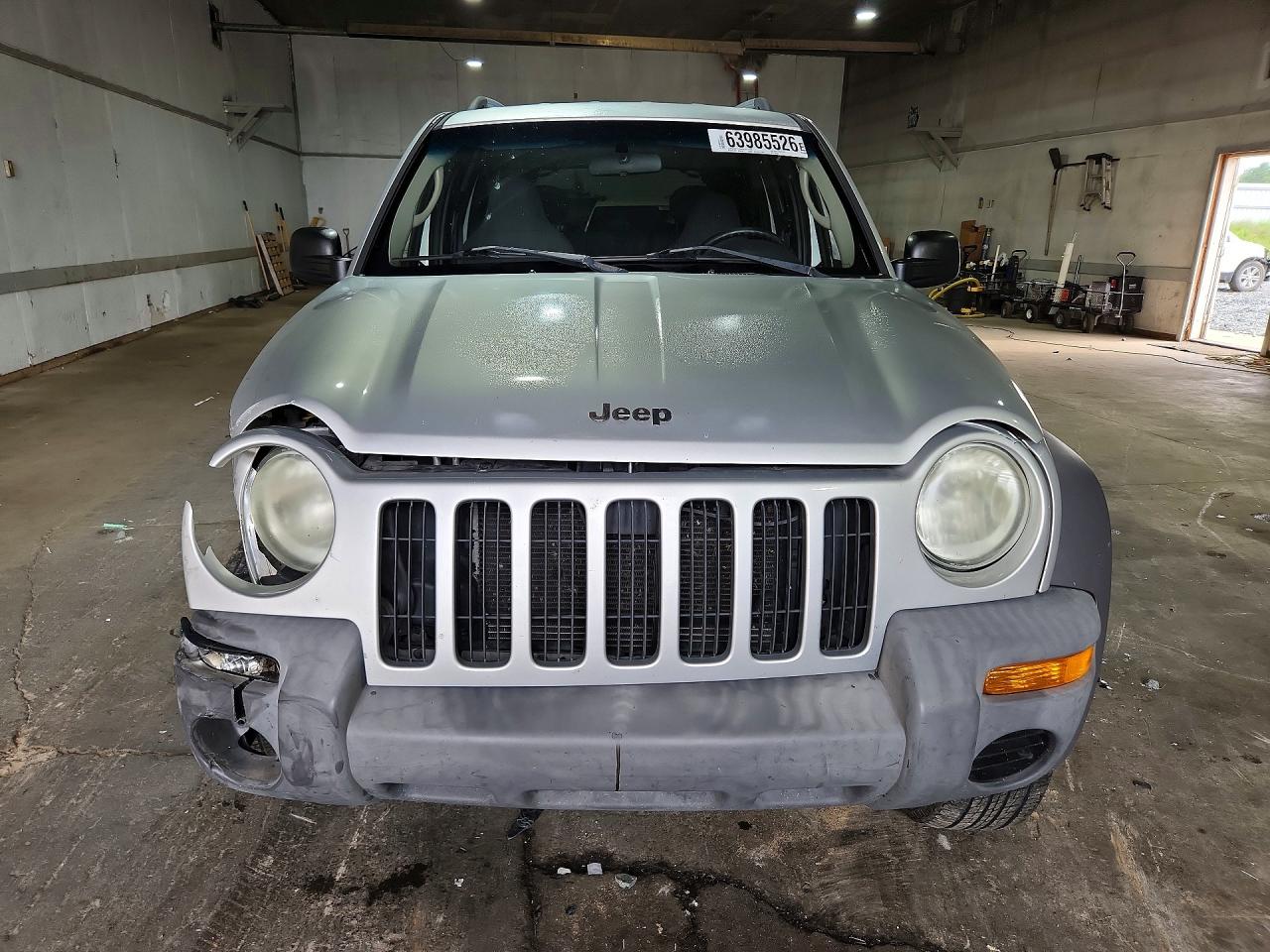 2004 Jeep Liberty Sport Silver vin: 1J4GK48K44W282730