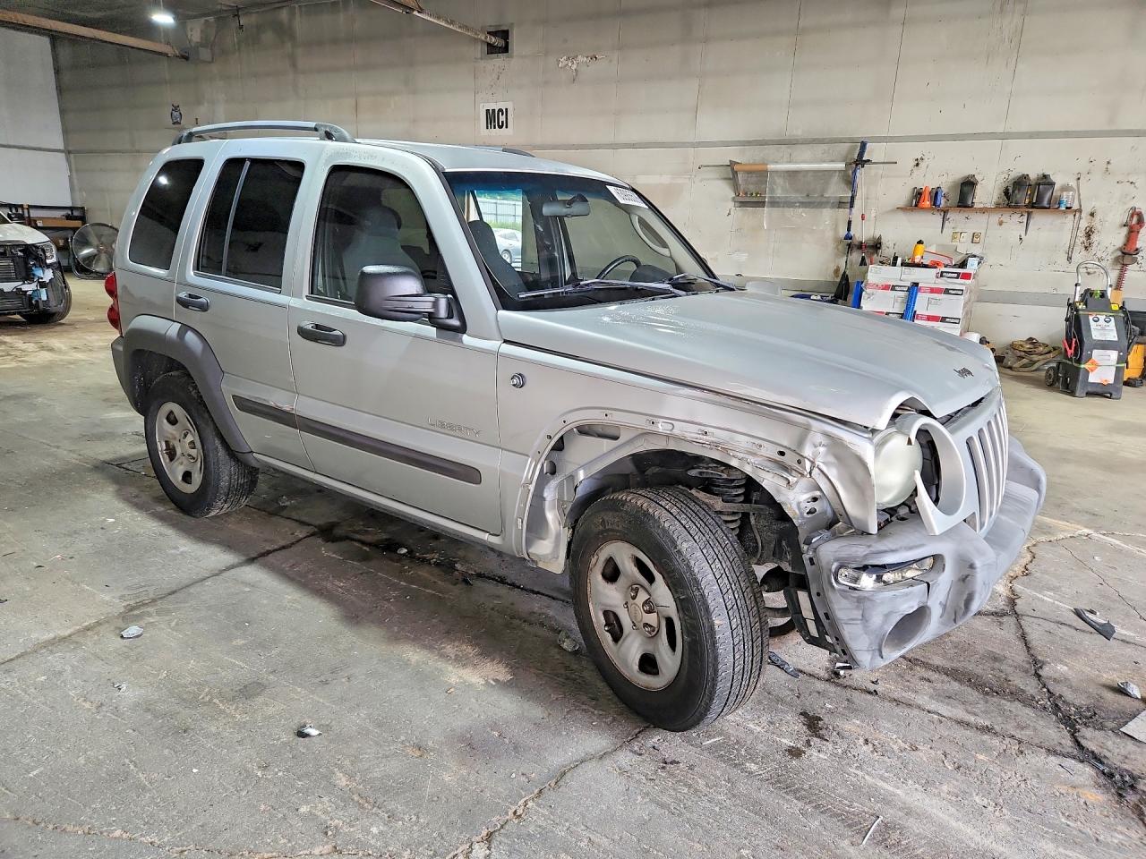2004 Jeep Liberty Sport Silver vin: 1J4GK48K44W282730