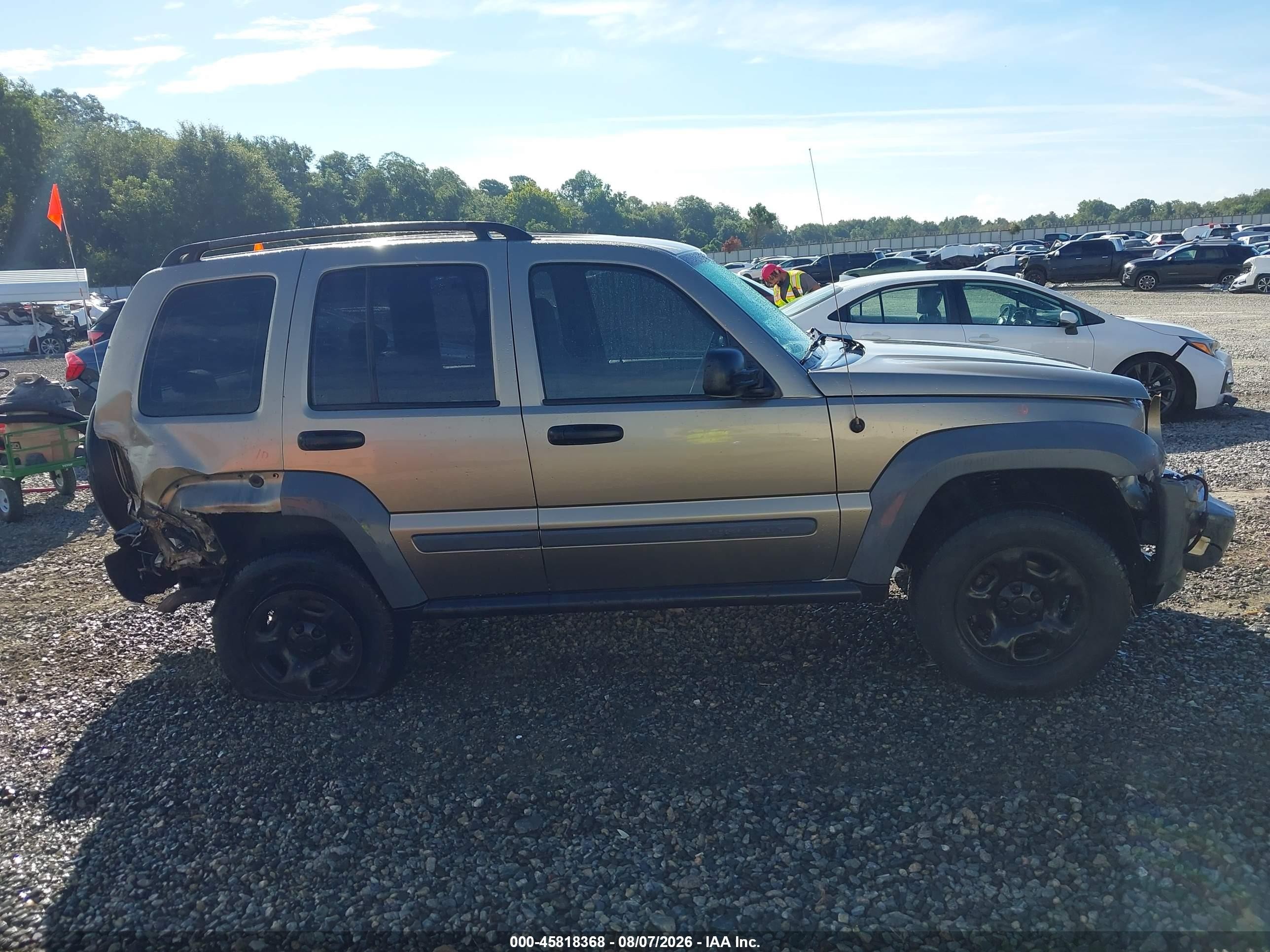 2006 Jeep Liberty Sport Gold vin: 1J4GK48K56W106191