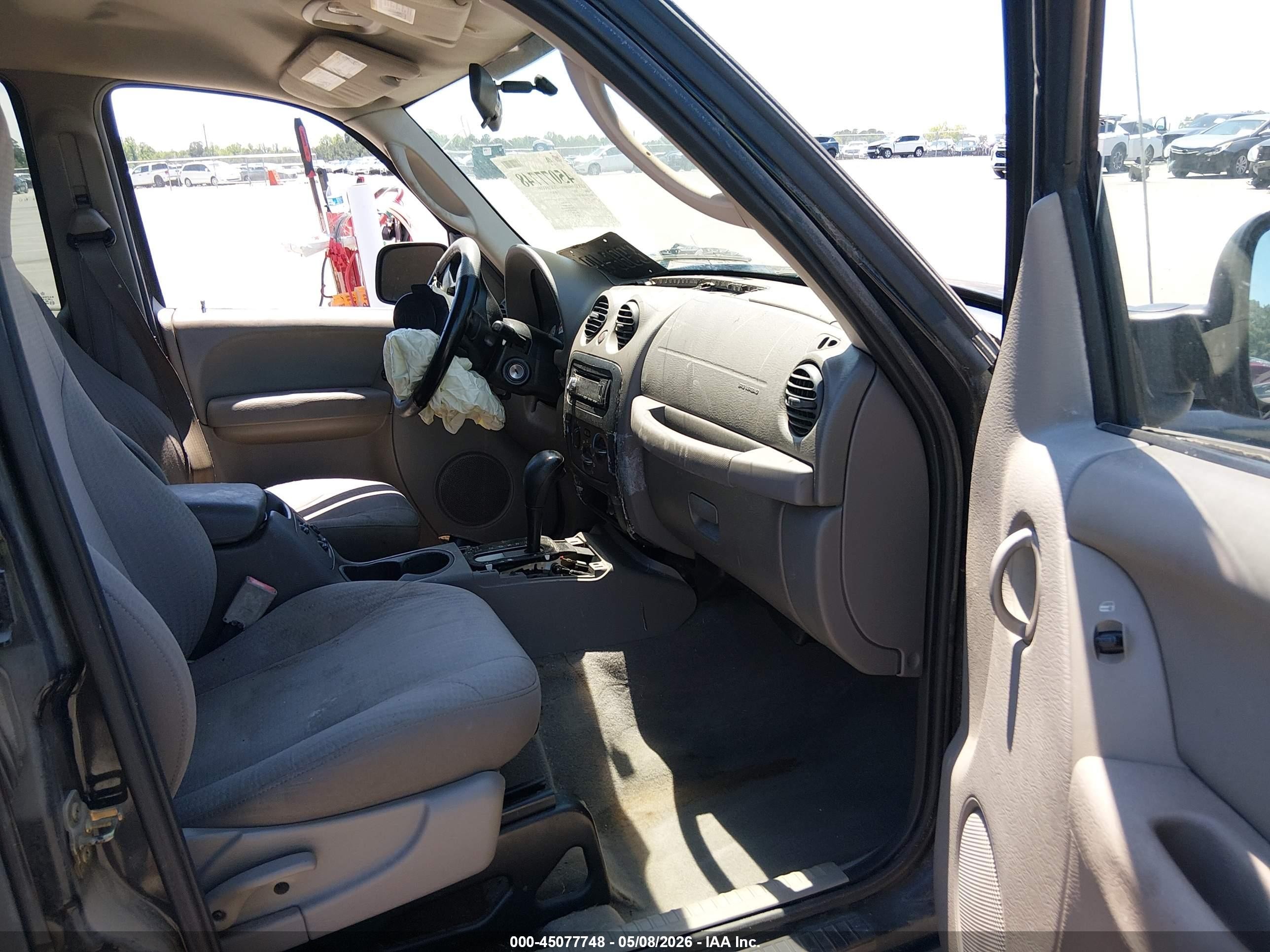2004 Jeep Liberty Sport Черный vin: 1J4GK48K64W128147