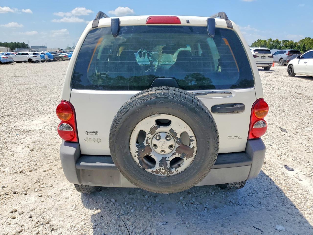 2004 Jeep Liberty Sport White vin: 1J4GK48K64W285449