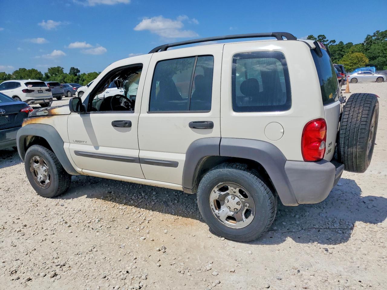2004 Jeep Liberty Sport White vin: 1J4GK48K64W285449