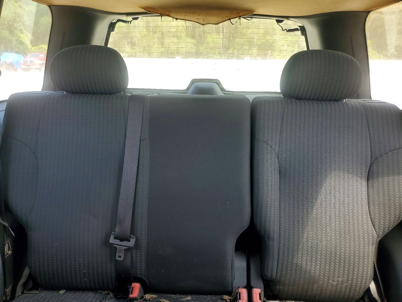 2004 Jeep Liberty Sport White vin: 1J4GK48K64W285449