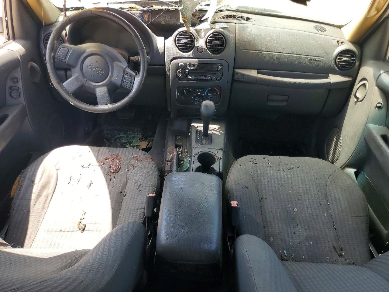 2004 Jeep Liberty Sport White vin: 1J4GK48K64W285449