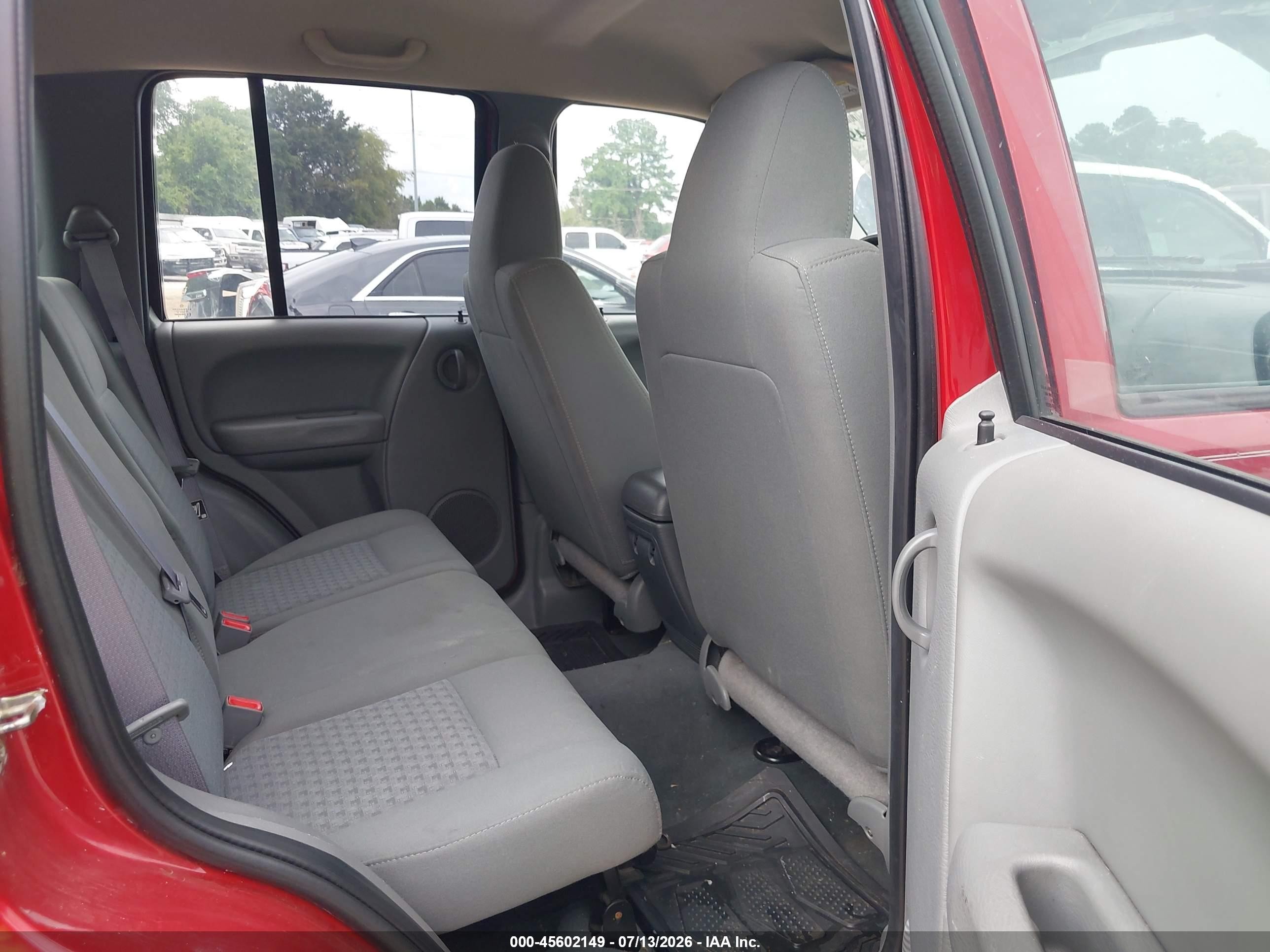 2007 Jeep Liberty Sport Red vin: 1J4GK48K67W587120