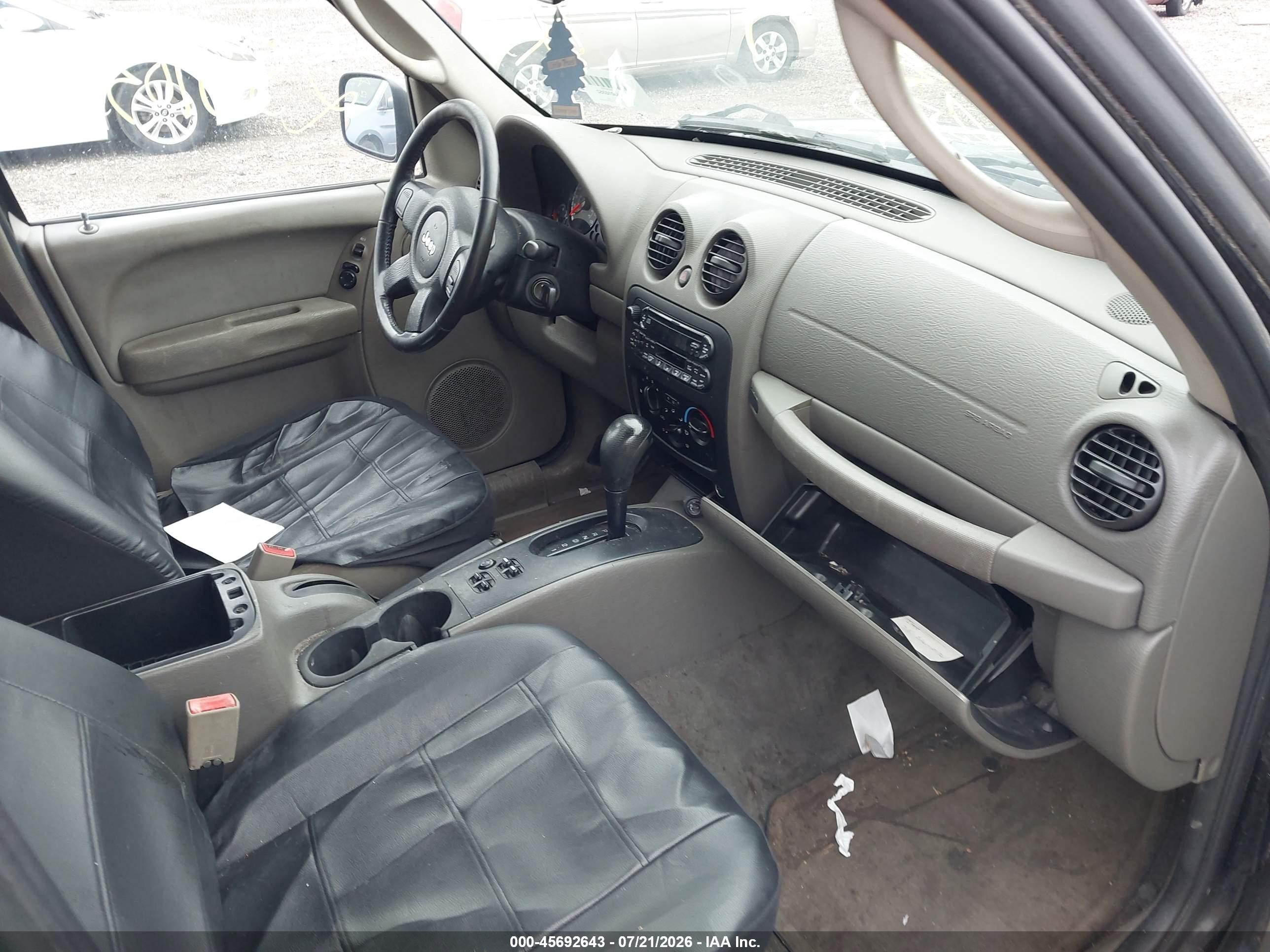 2005 Jeep Liberty Sport Черный vin: 1J4GK48K75W690723