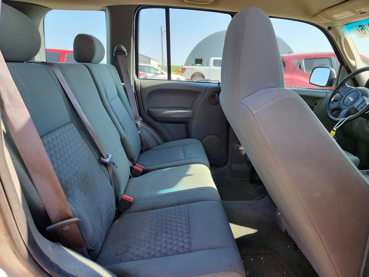 2006 Jeep Liberty Sport Silver vin: 1J4GK48K76W268534