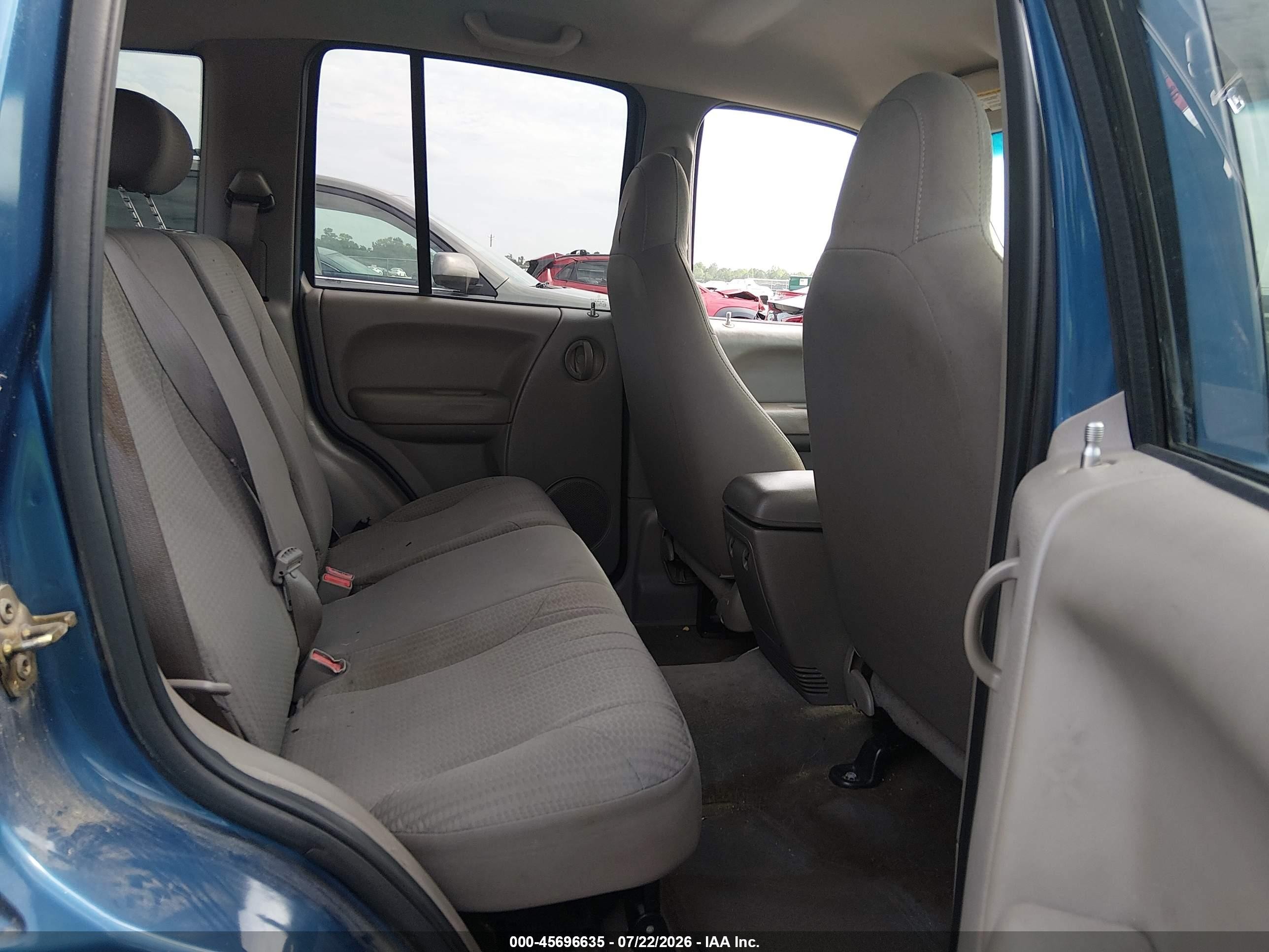 2004 Jeep Liberty Sport Blue vin: 1J4GK48K84W224409