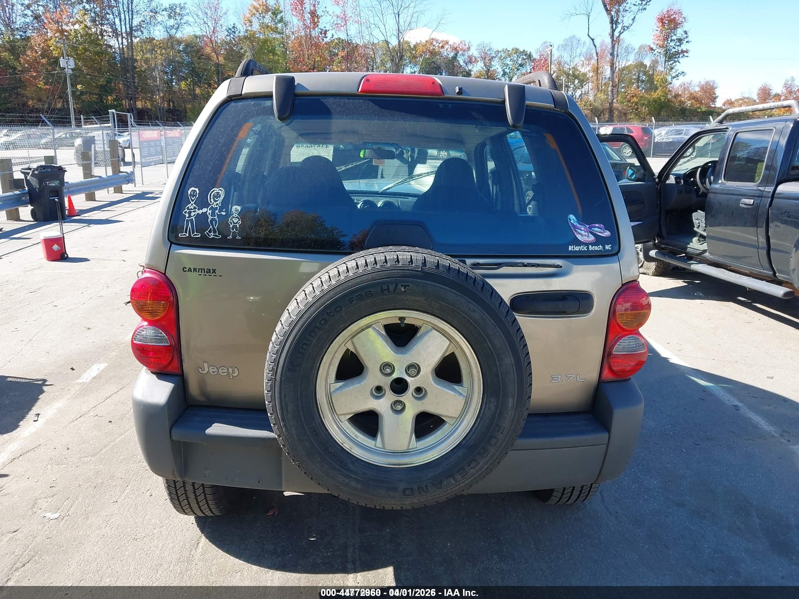 2004 Jeep Liberty Sport Tan vin: 1J4GK48K94W162423