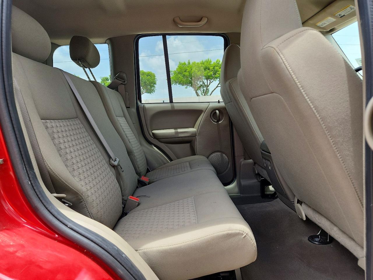 2007 Jeep Liberty Sport Red vin: 1J4GK48K97W593963