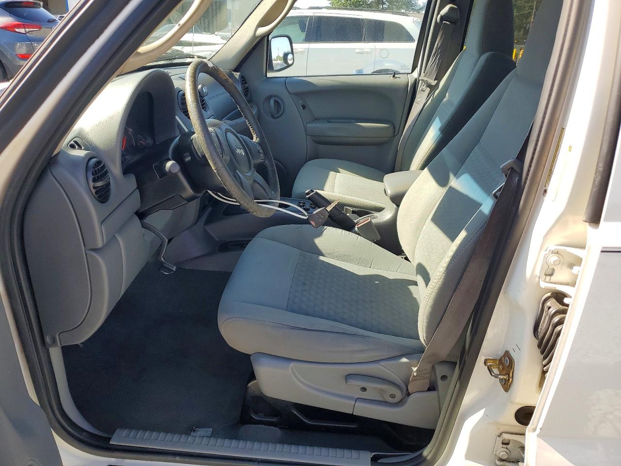 2007 Jeep Liberty Sport Белый vin: 1J4GK48K97W709579