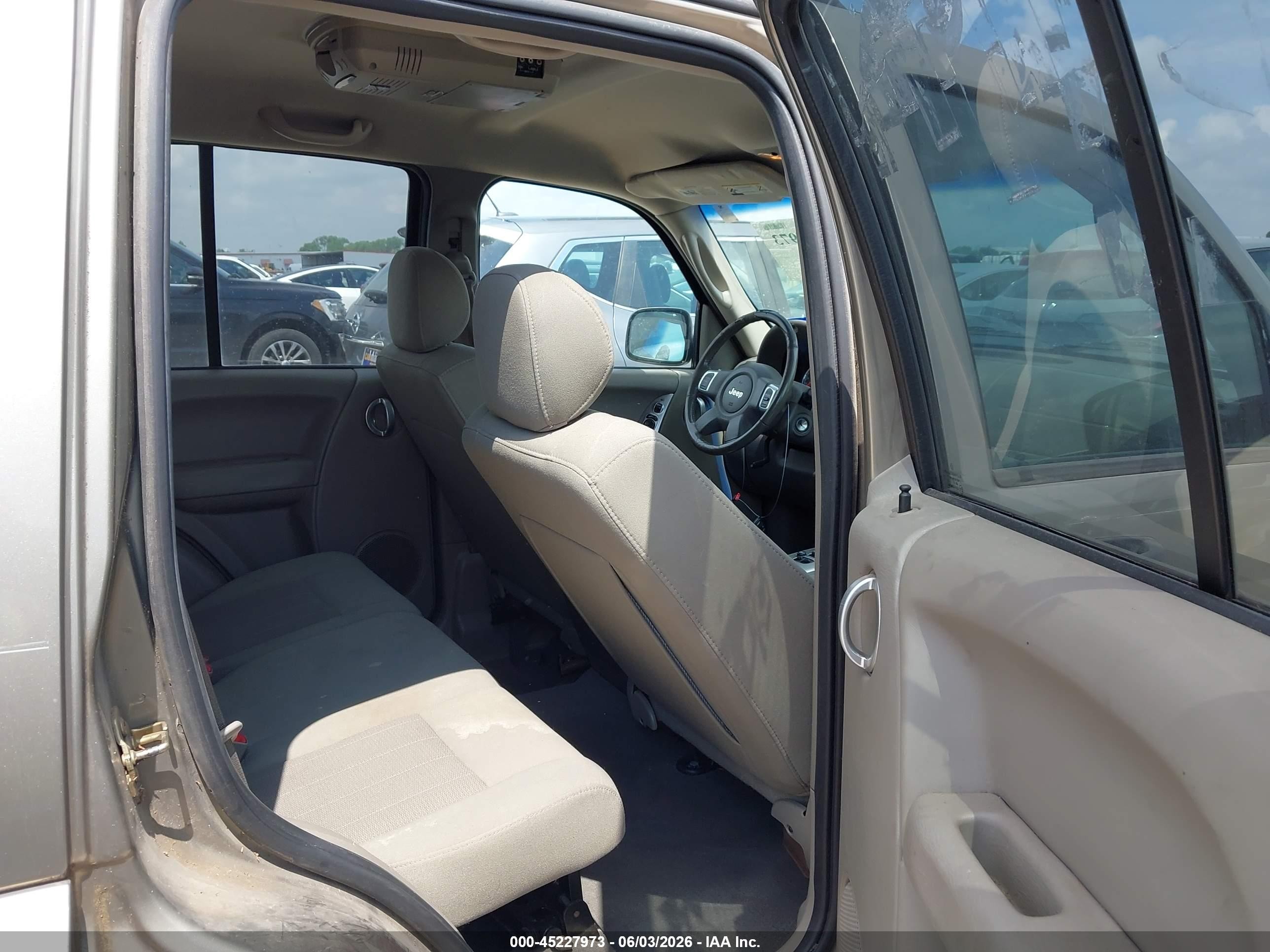 2006 Jeep Liberty Limited Edition Gold vin: 1J4GK58K06W100661