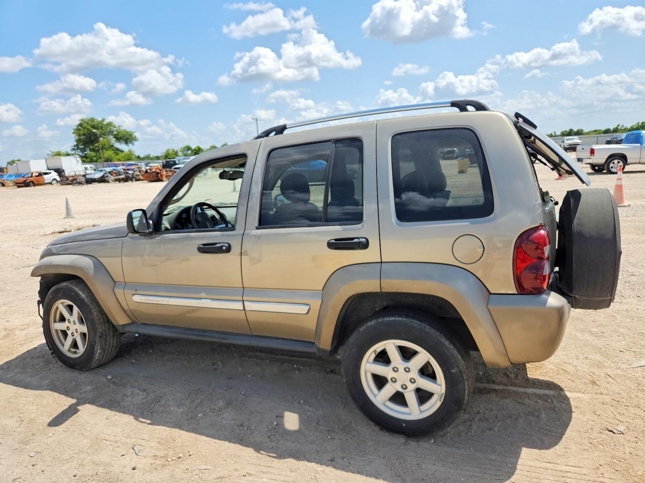 2005 Jeep Liberty Limited Gold vin: 1J4GK58K55W633393