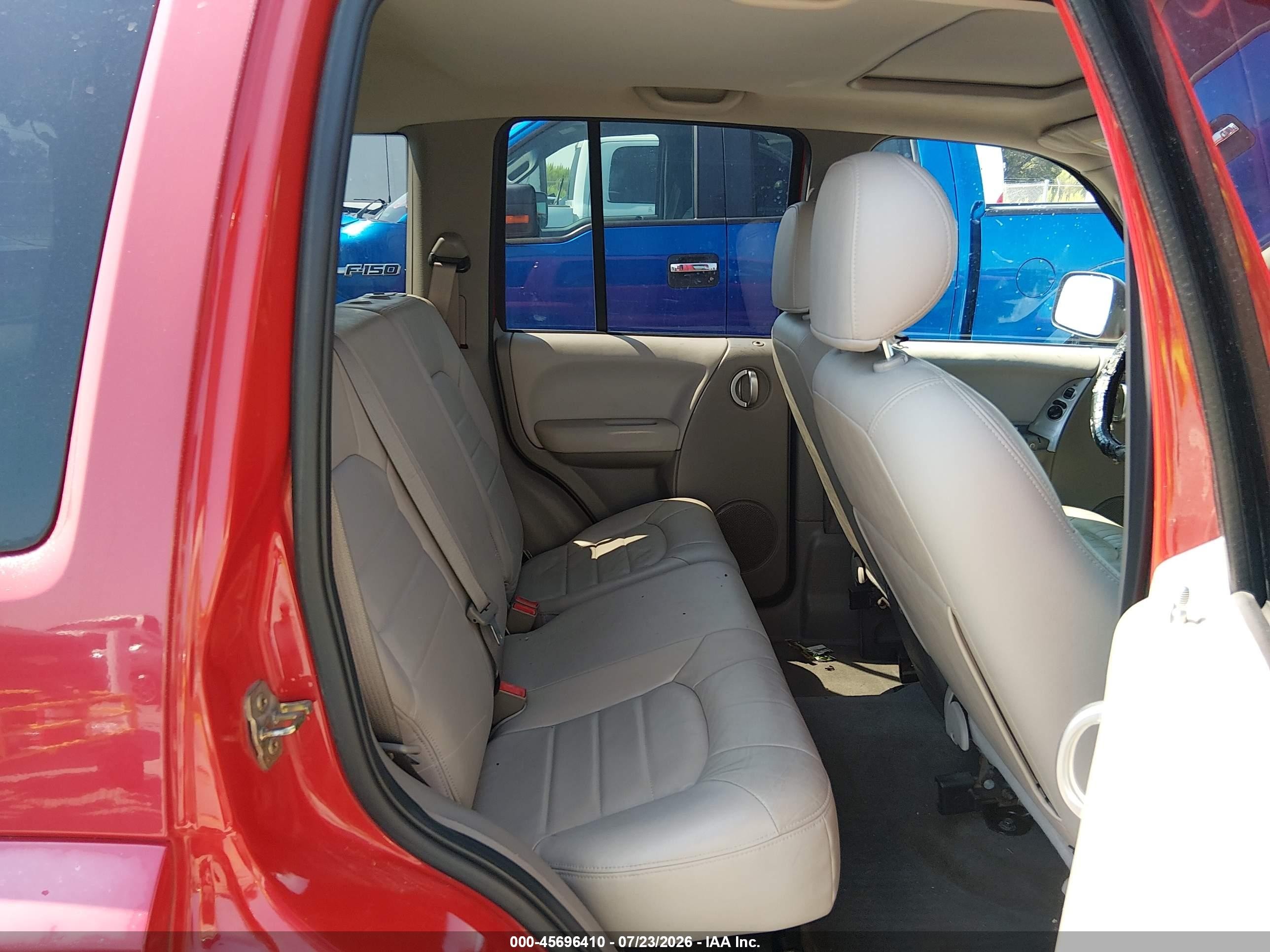 2004 Jeep Liberty Limited Edition Red vin: 1J4GK58K64W249136