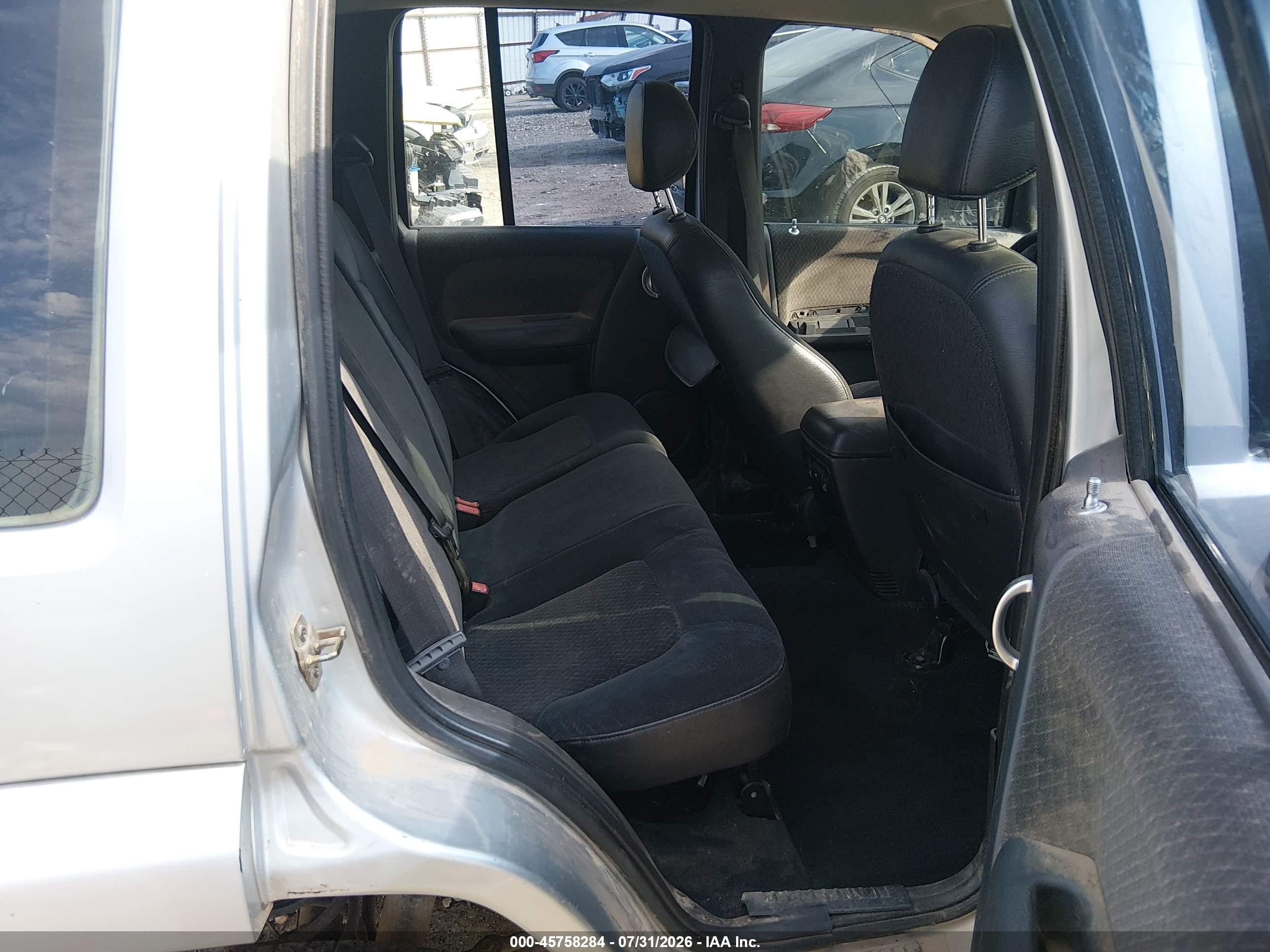 2002 Jeep Liberty Limited Edition Silver vin: 1J4GK58K92W286243