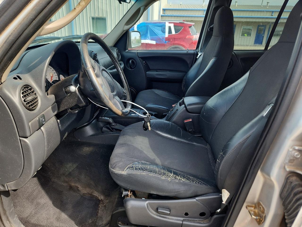 2004 Jeep Liberty Renegade Silver vin: 1J4GL38K04W190540