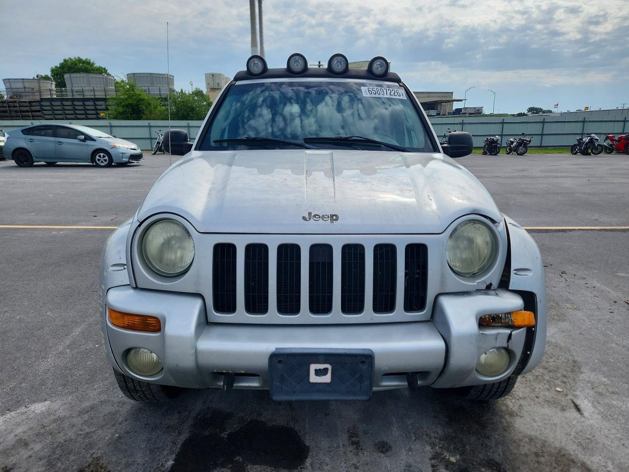 2004 Jeep Liberty Renegade Silver vin: 1J4GL38K04W190540