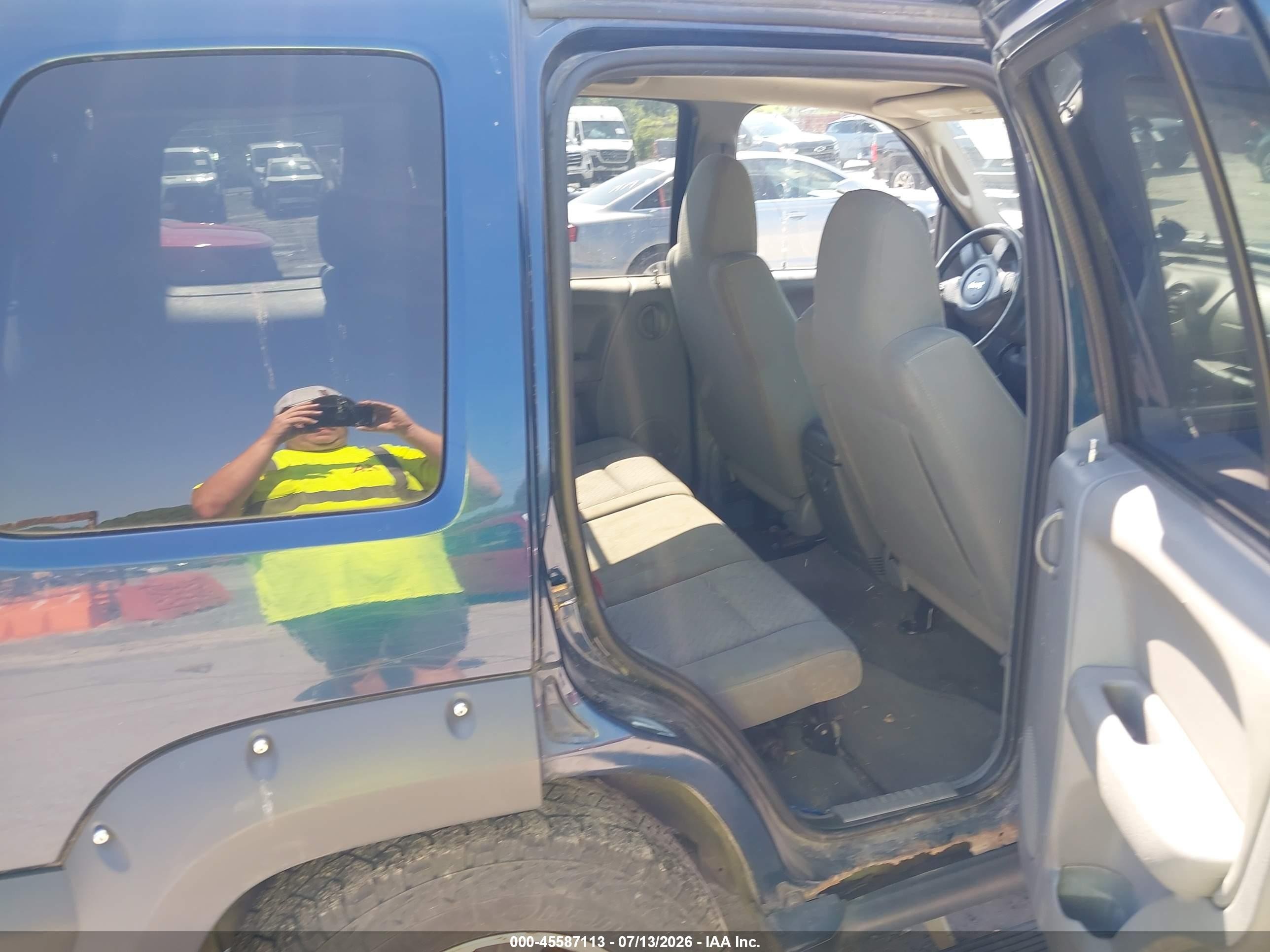 2005 Jeep Liberty Renegade Blue vin: 1J4GL38K25W607318