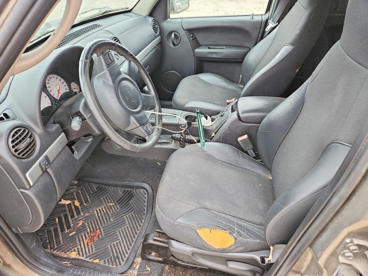 2003 Jeep Liberty Tan vin: 1J4GL38K33W660736