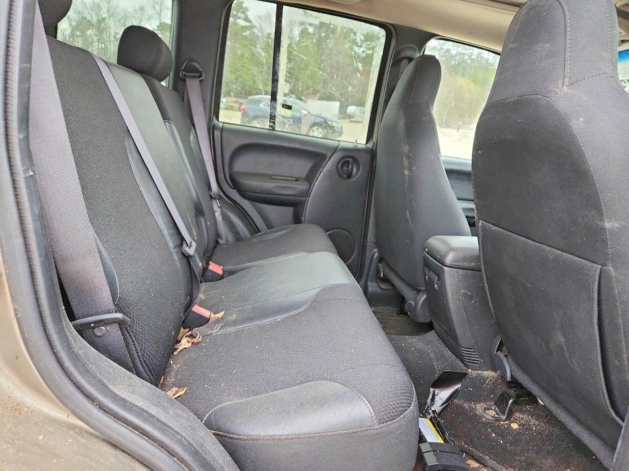 2003 Jeep Liberty Tan vin: 1J4GL38K33W660736