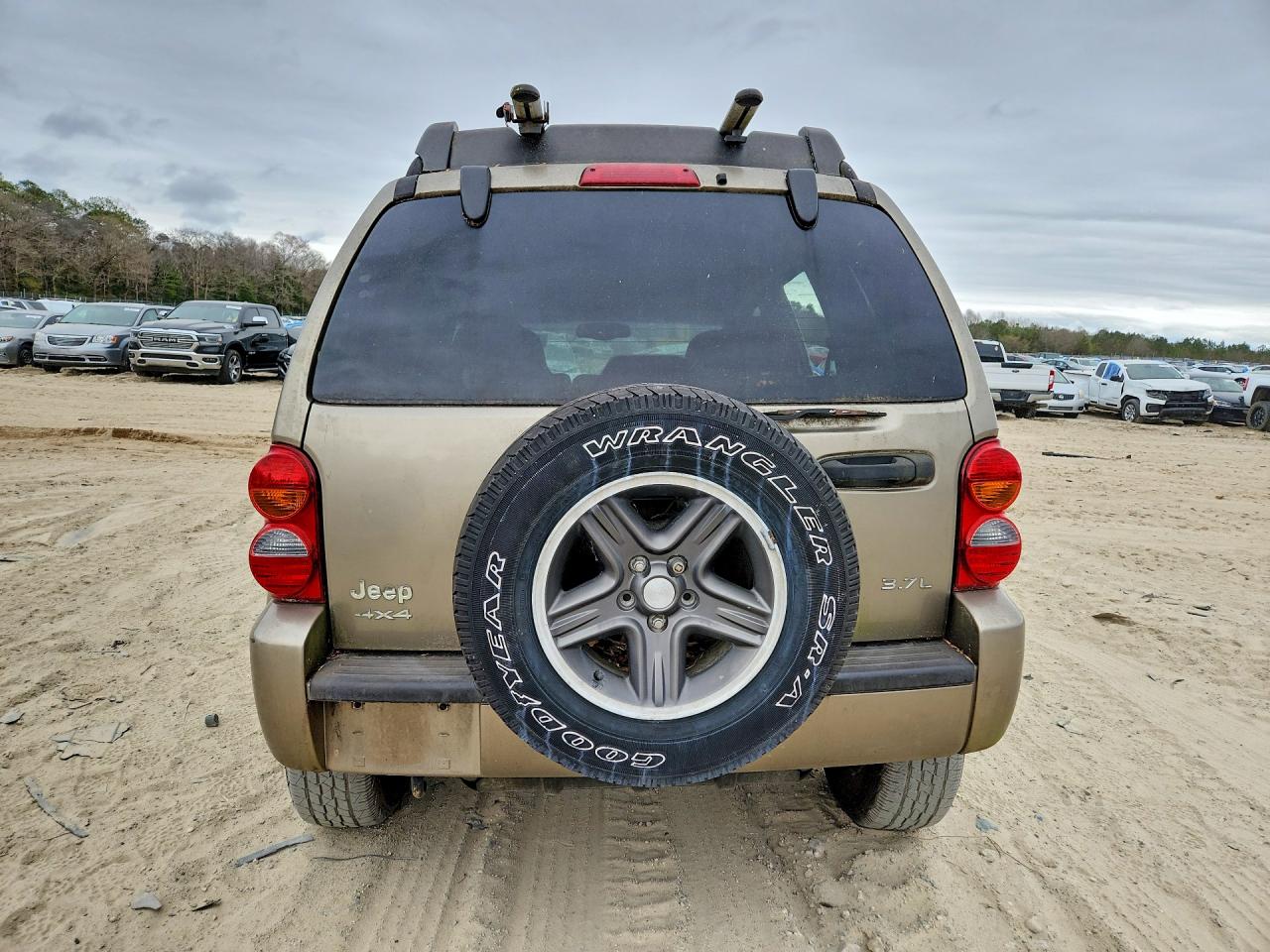 2003 Jeep Liberty Tan vin: 1J4GL38K33W660736