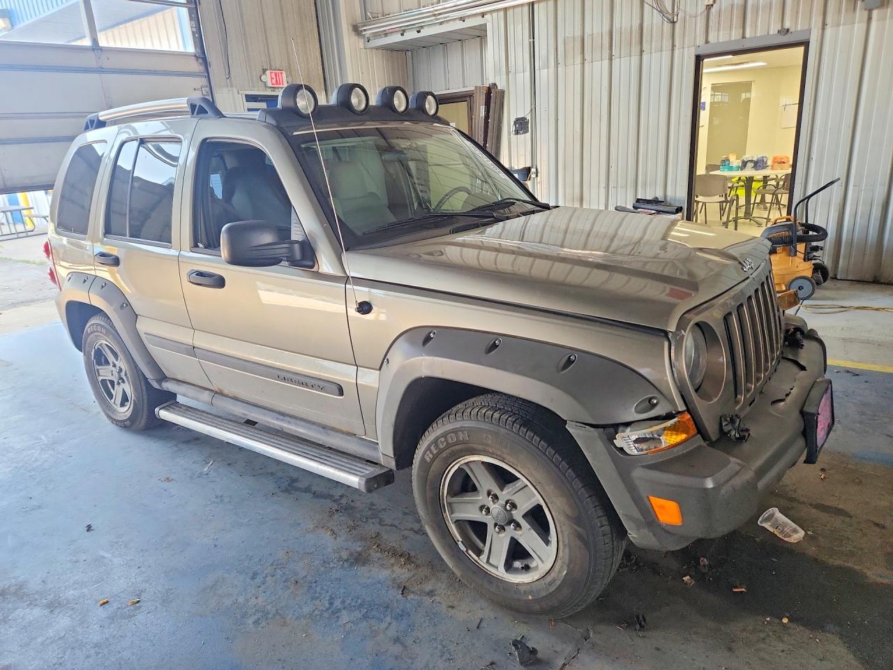2006 Jeep Liberty Renegade Beige vin: 1J4GL38K46W148536