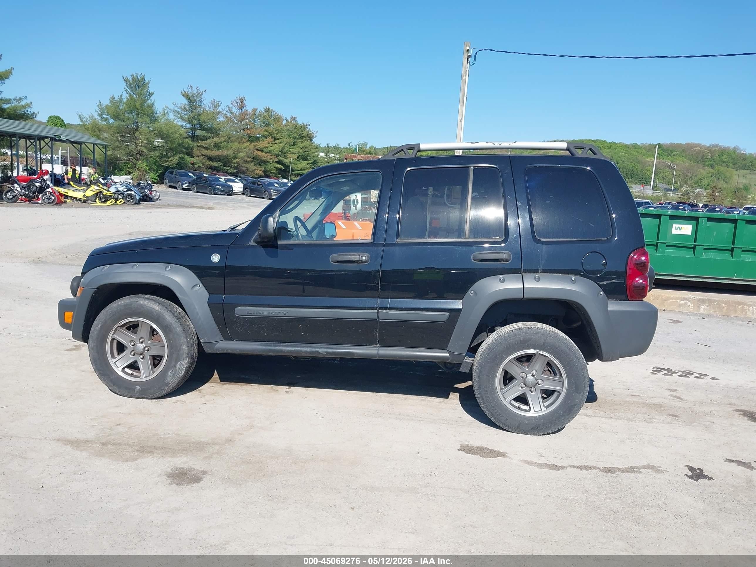2005 Jeep Liberty Renegade Black vin: 1J4GL38K85W683853